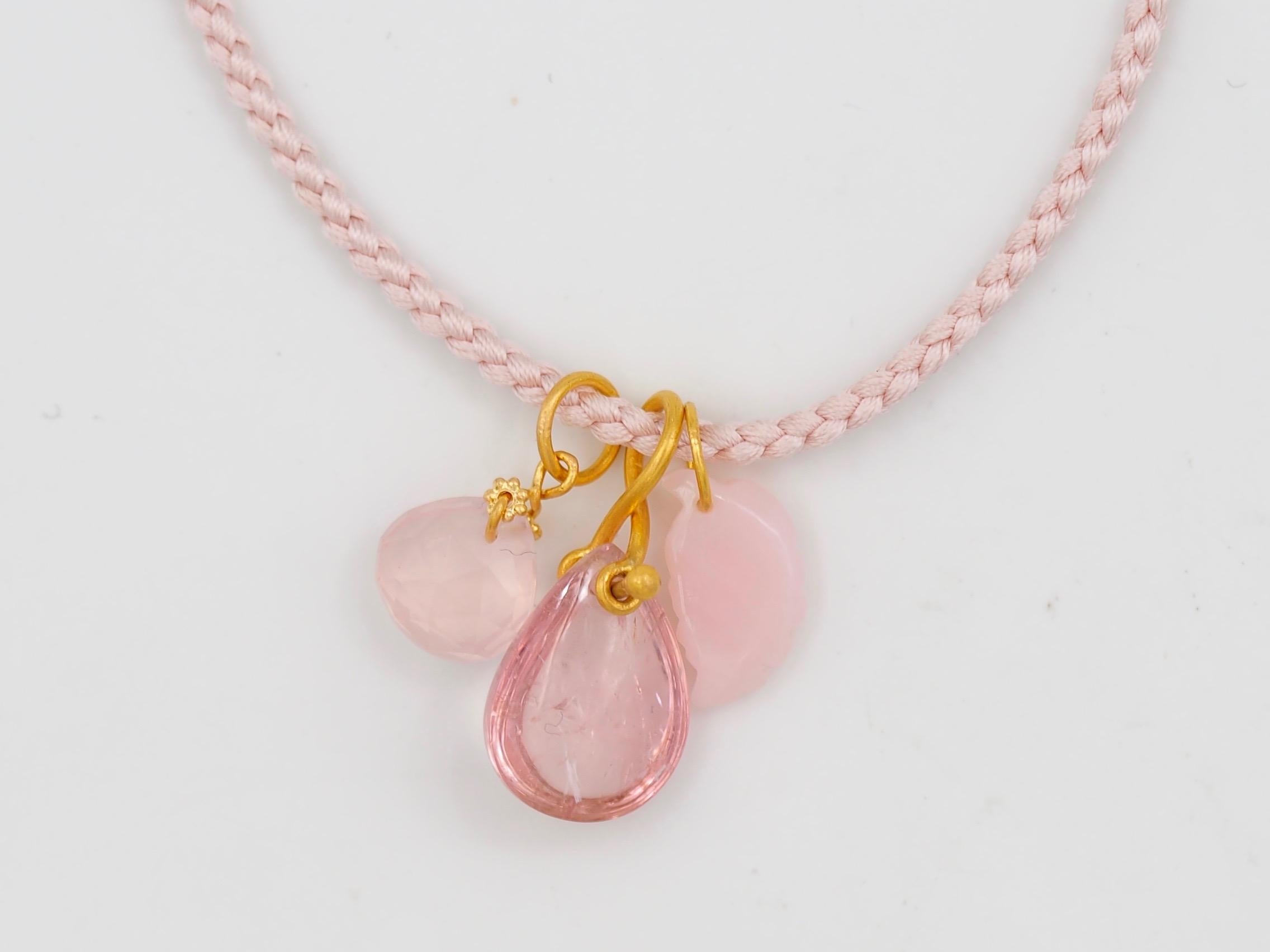 Pink Tourmaline Rose Quartz Pink Opal 22 kt Gold Pendant Necklace  In New Condition For Sale In Paris, Paris