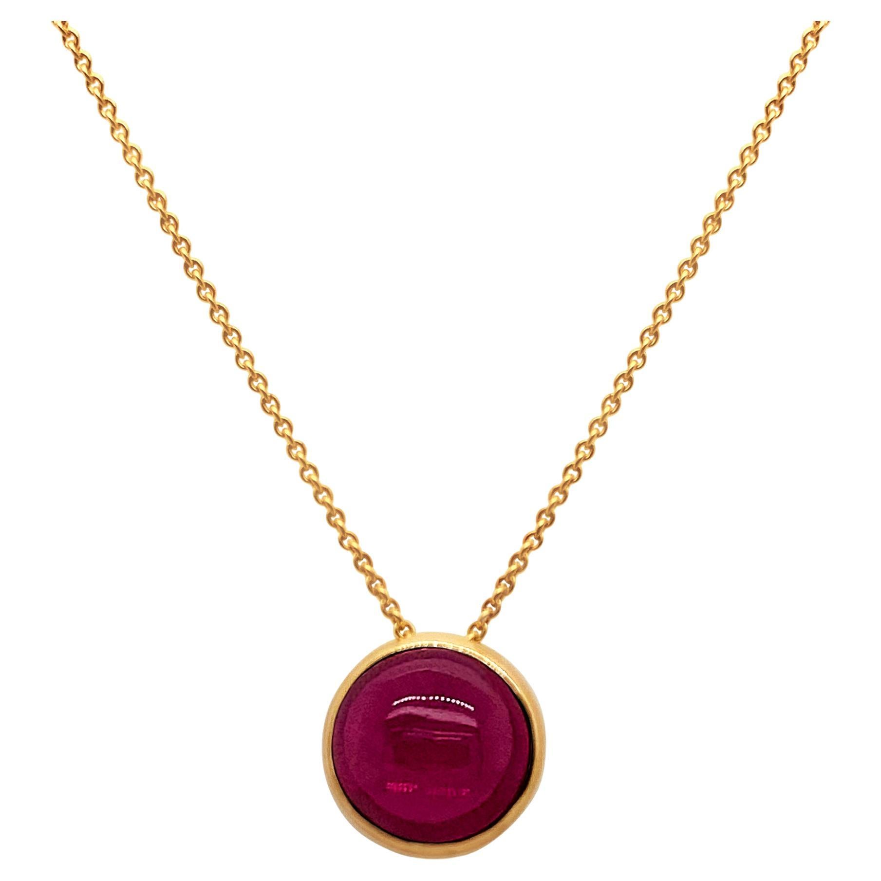 Pink Tourmaline Round Pendant in 18K Yellow Gold For Sale