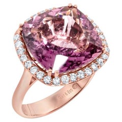 Bague cocktail unique en or 18 carats avec tourmaline rose, rubellite, diamant coussin pavé et halo
