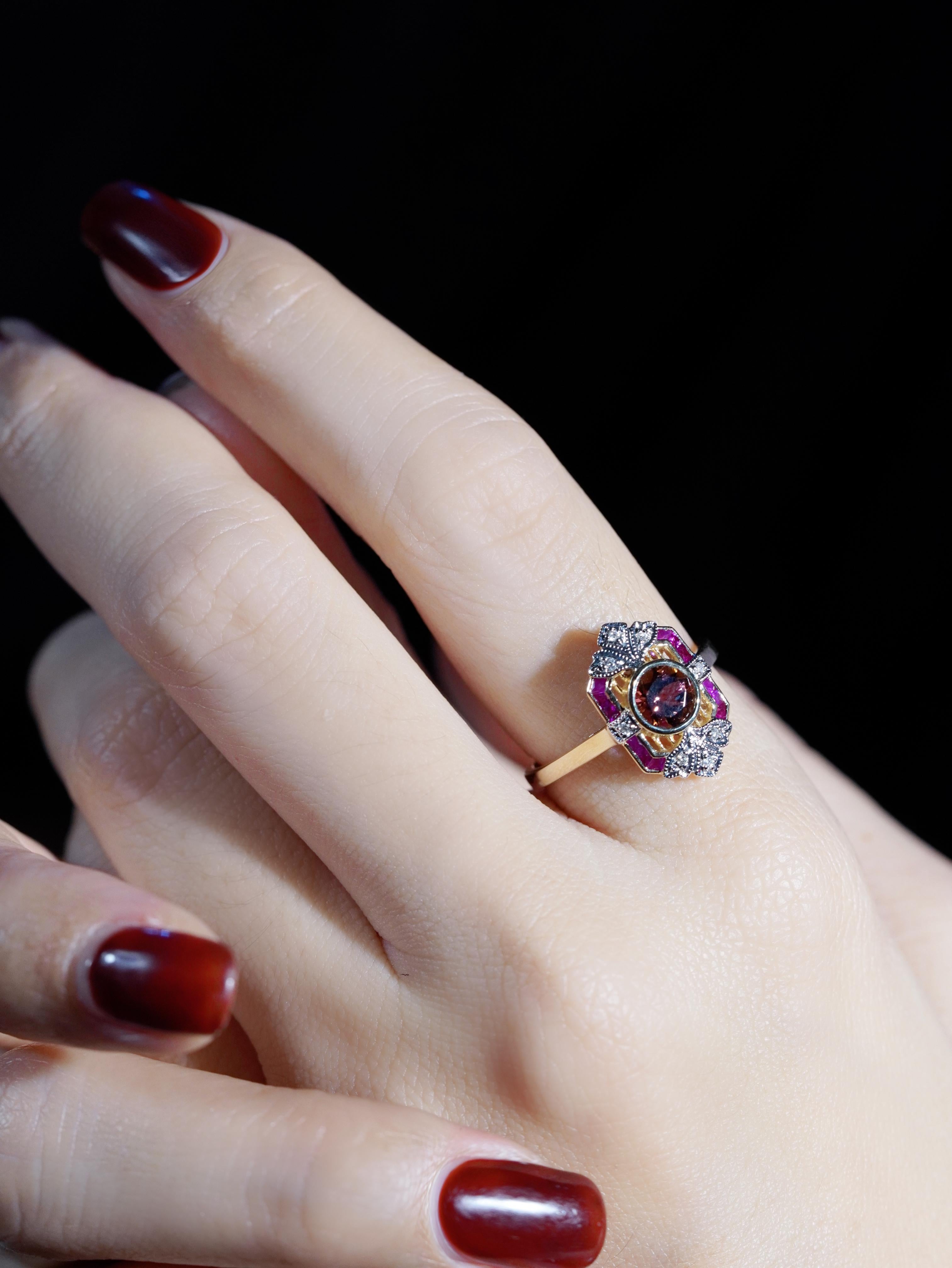 Art déco Bague de fiançailles en or jaune 9K avec tourmaline rose, rubis et diamant de style Art Déco en vente