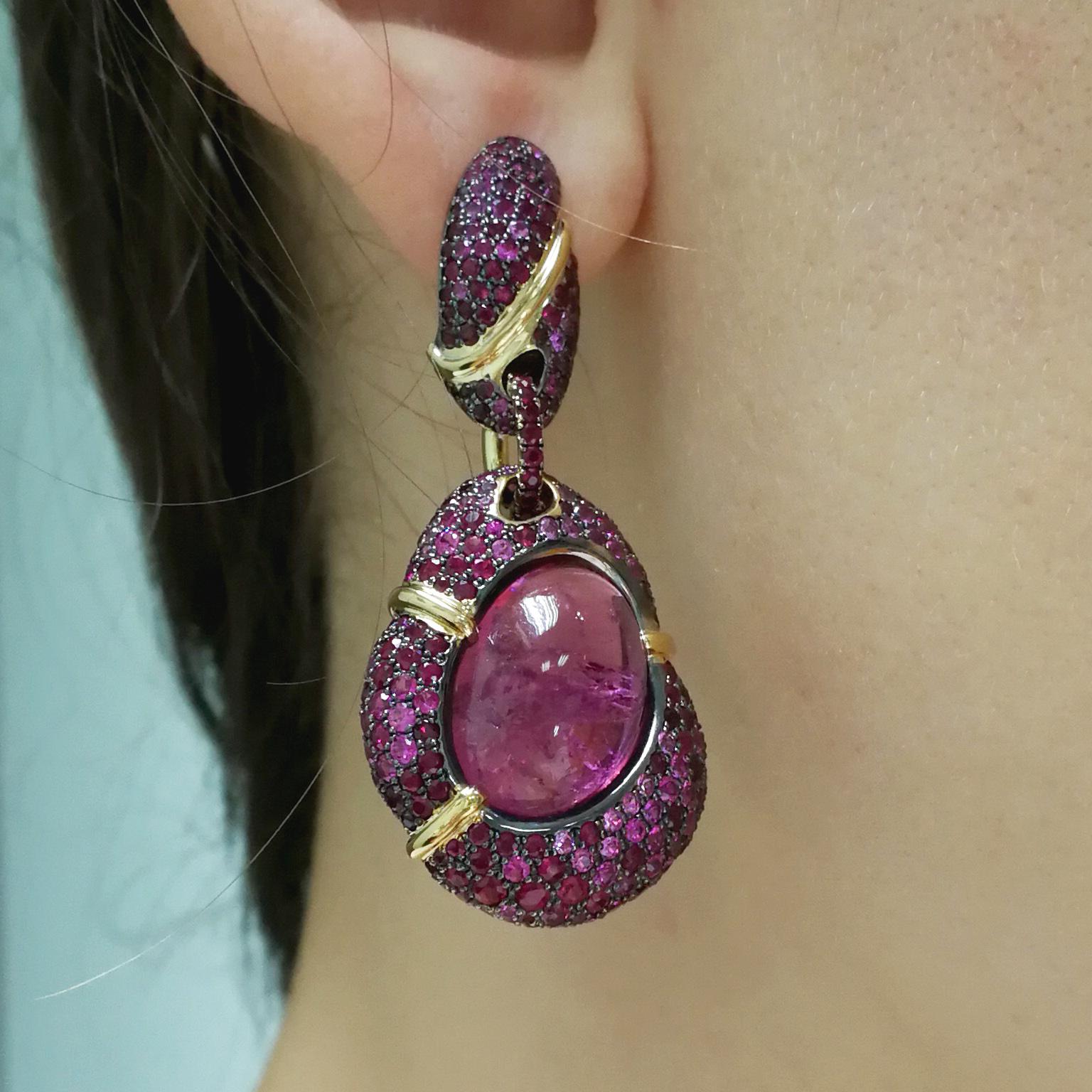 Pink Tourmaline Ruby Pink Sapphire 18 Karat Yellow Gold Suite For Sale 3