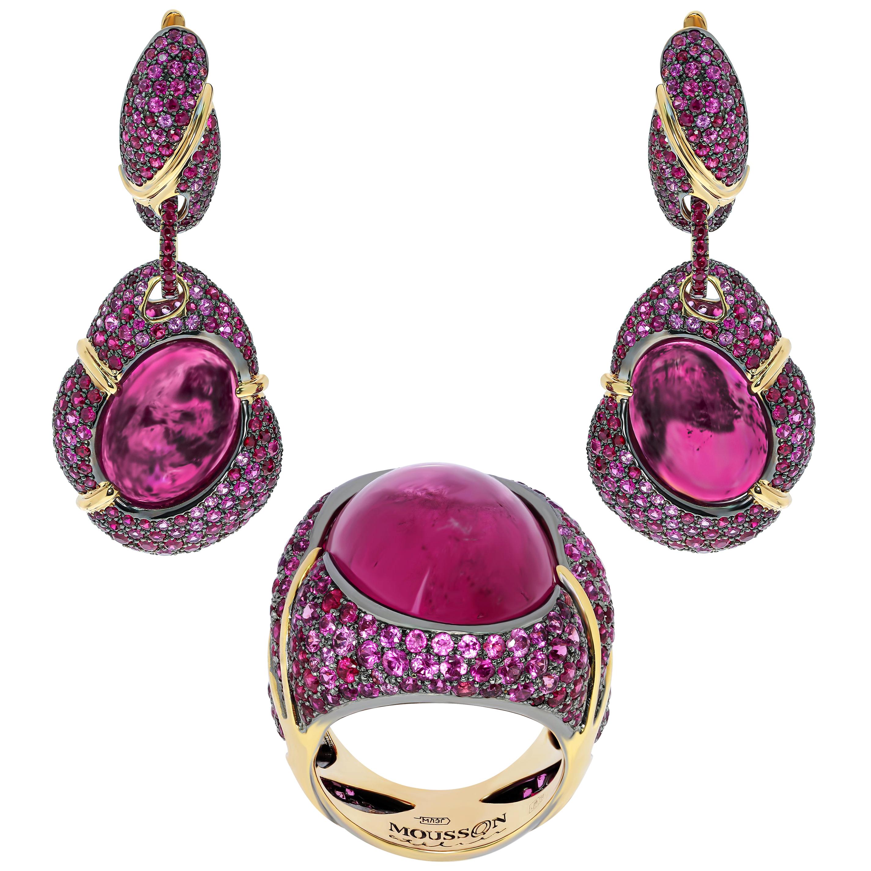 Suite en or jaune 18 carats avec tourmaline rose, rubis et saphirs roses en vente