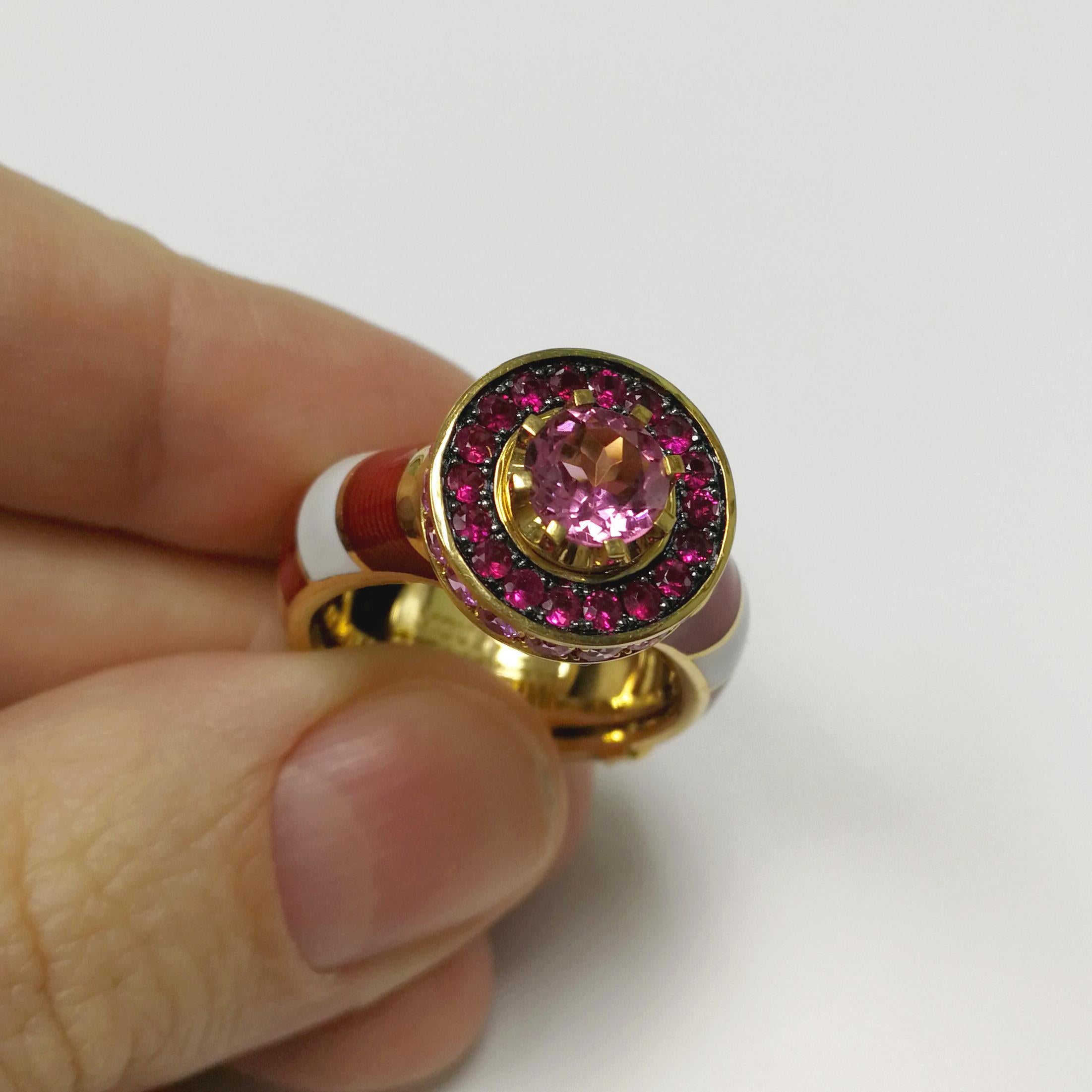 Rosa Turmalin Rubin Saphir 18 Karat Gelbgold Leuchtturm Ring (Zeitgenössisch) im Angebot