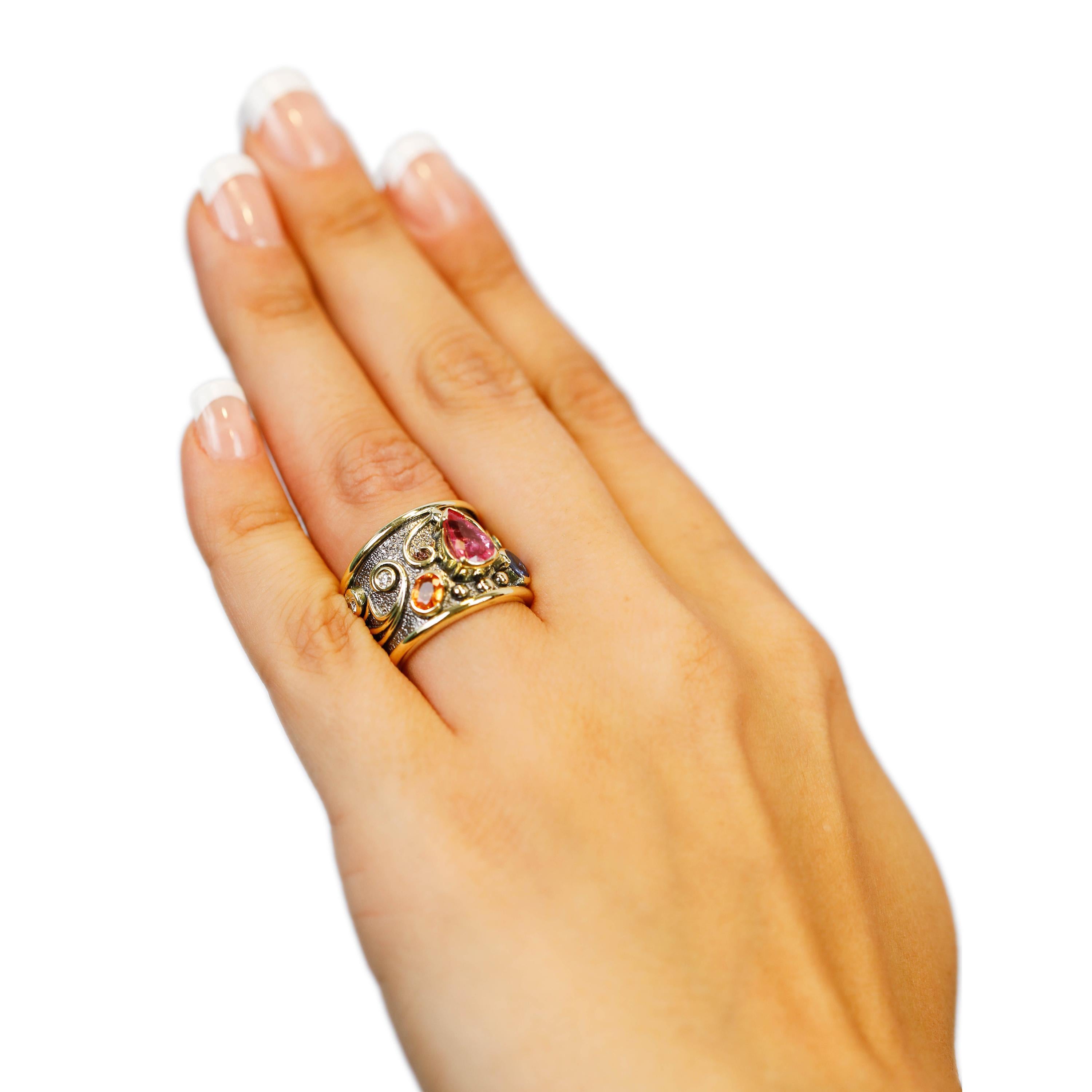 Pear Cut 2.5 ct Pink Tourmaline Sapphire Diamond 18 Karat Gold Cigar Band Ring US Size 7 For Sale