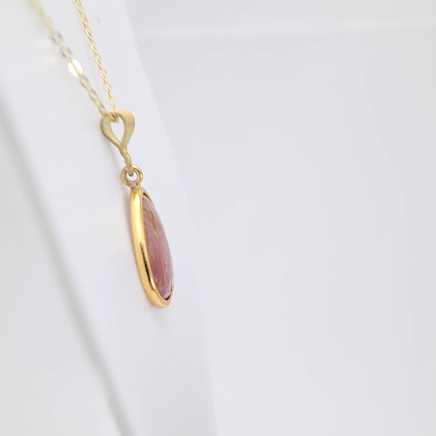 da uomo o donna Ciondolo con gemma affettata di tormalina rosa in argento placcato in oro giallo in vendita