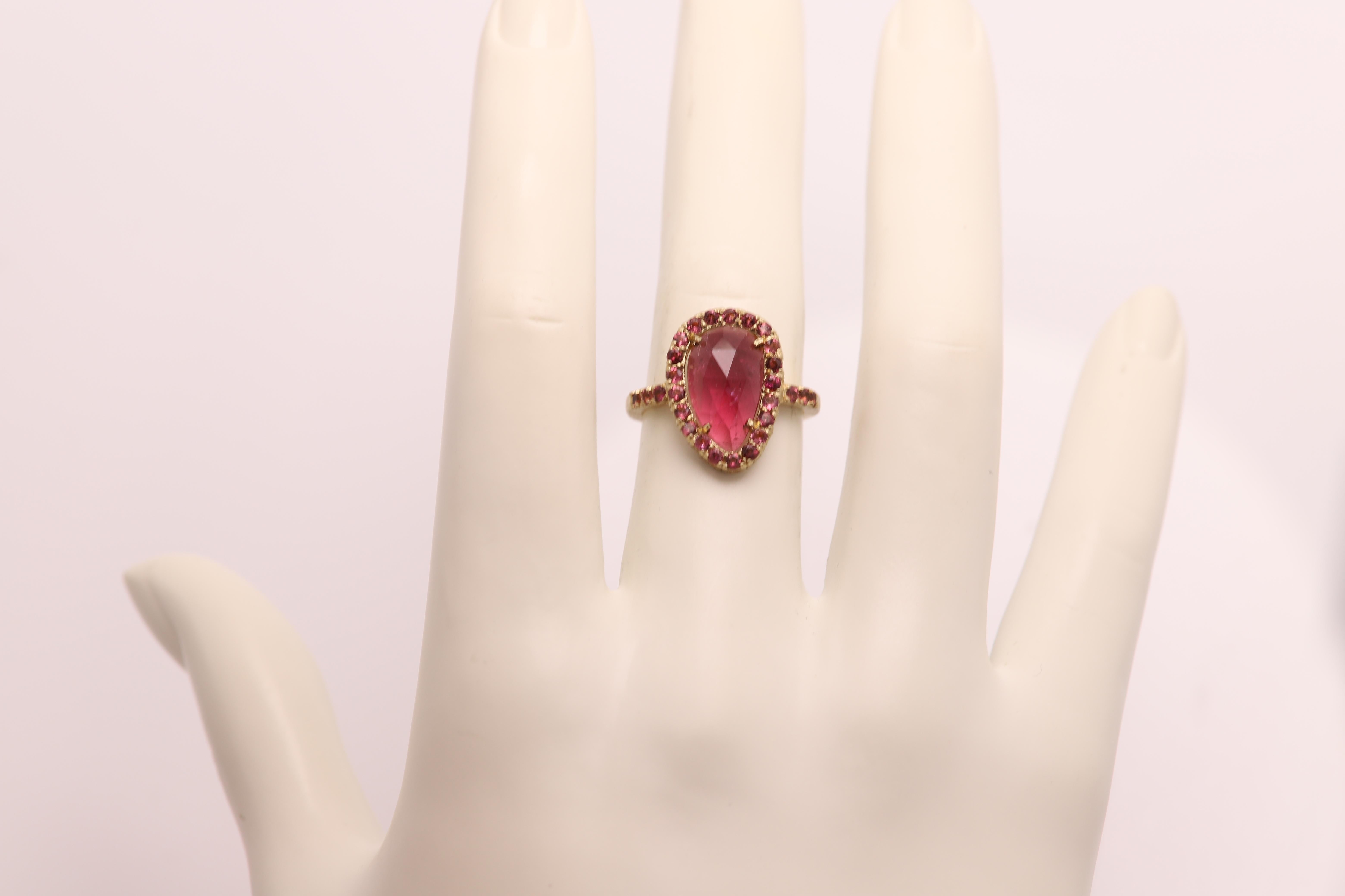 Pink Tourmaline Sliced Gem Ring 14 Karat Gold Vintage Pink Tourmaline Ring For Sale 3