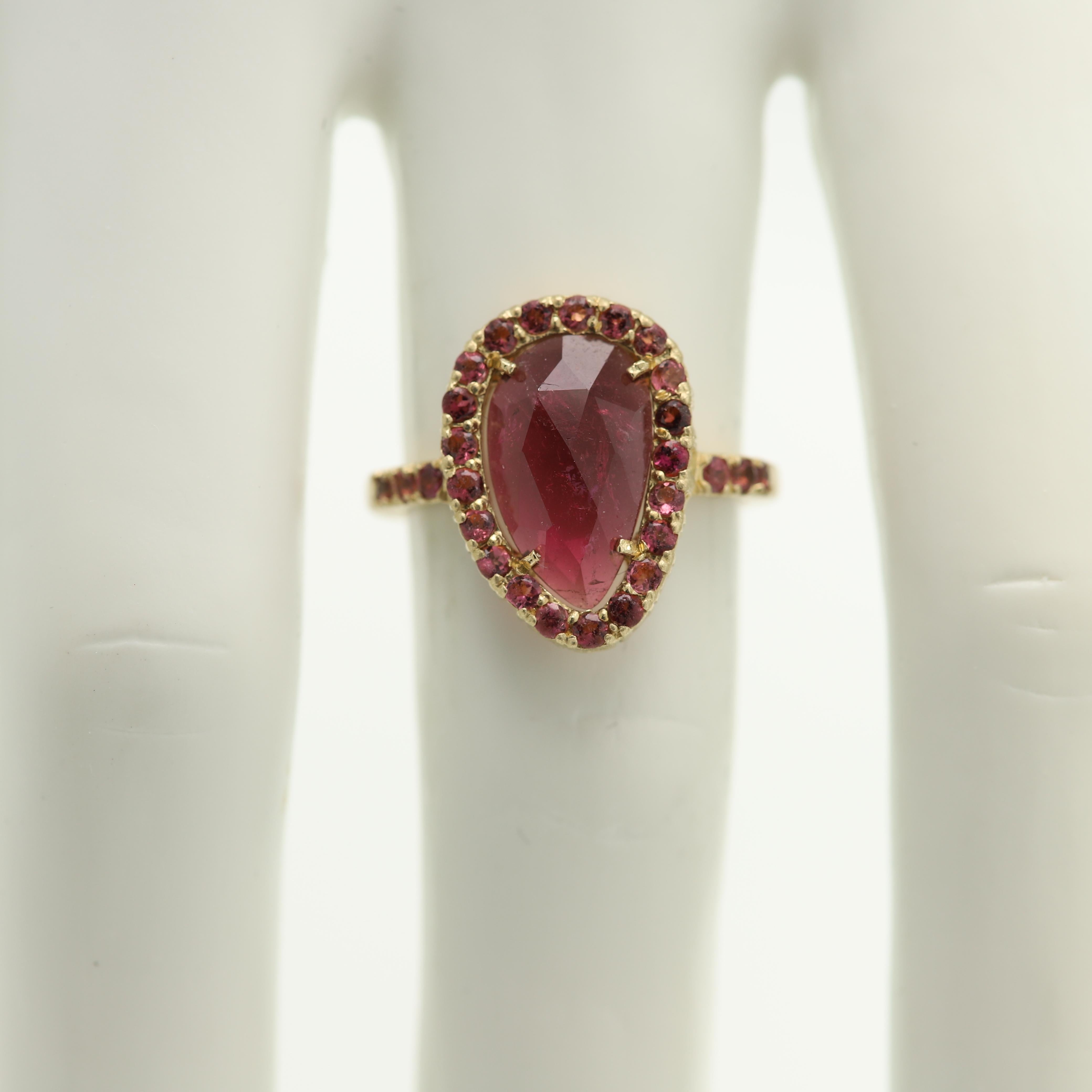 Pink Tourmaline Sliced Gem Ring 14 Karat Gold Vintage Pink Tourmaline Ring In New Condition For Sale In Brooklyn, NY