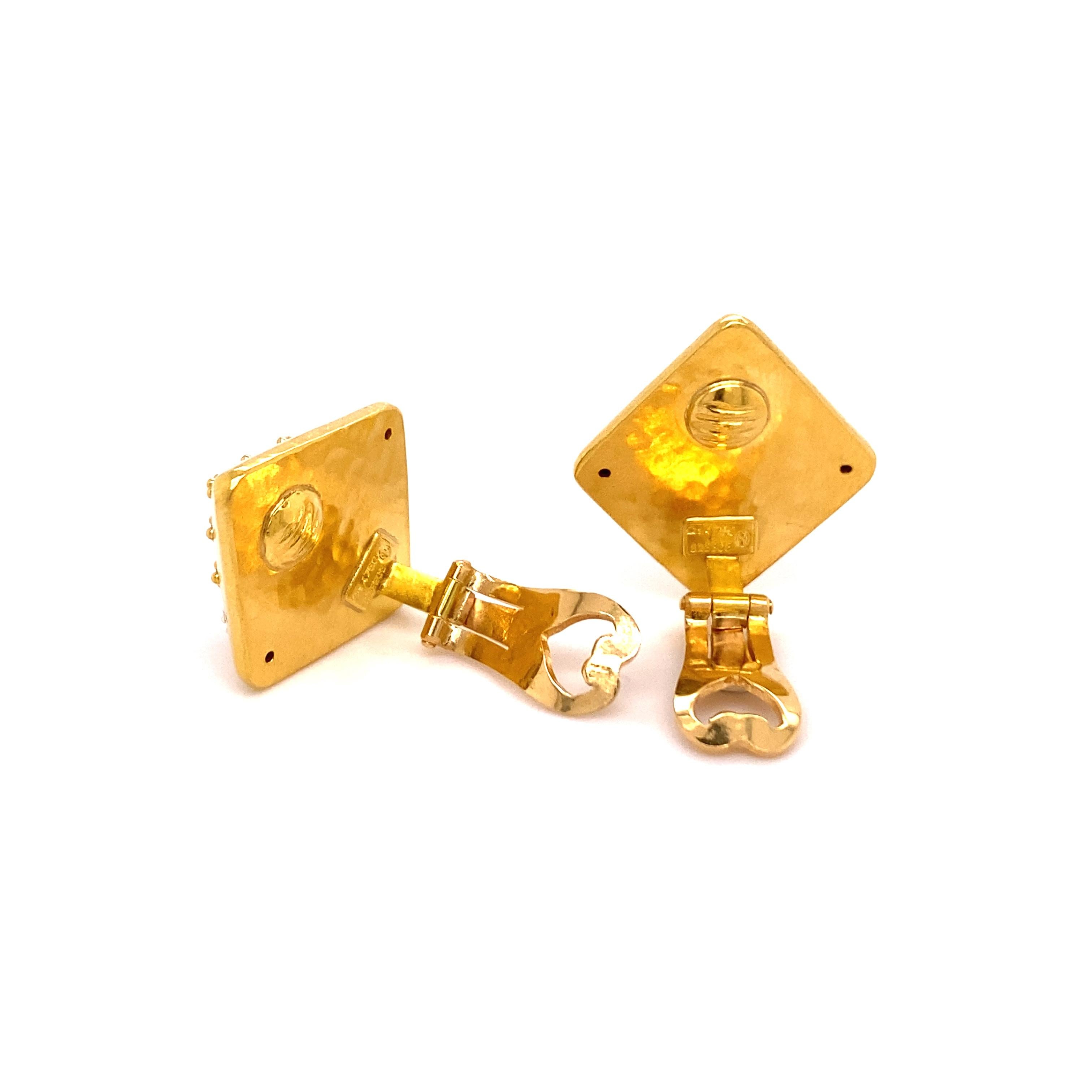Pink Tourmaline Sugarloaf Earclips with Granulation in 18 Karat Yellow Gold For Sale 1