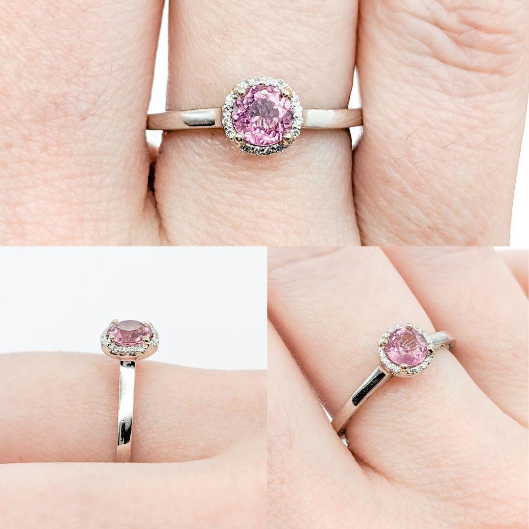 Anillo Tacori Turmalina Rosa Con Diamantes En Platino

Te presentamos este precioso anillo, elaborado en platino 950pt. El anillo tiene una pieza central de turmalina rosa de 0,47 ct, bellamente complementada con diamantes redondos de 0,08 ctw.