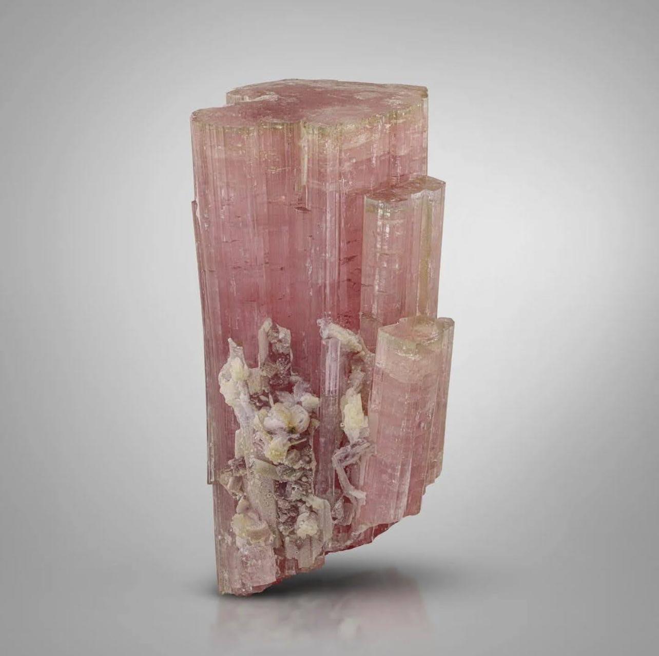 Pink Tourmaline With Lepidolite And Perfect Secondary Crystals From Afghanistan In Good Condition For Sale In Peshawar, PK