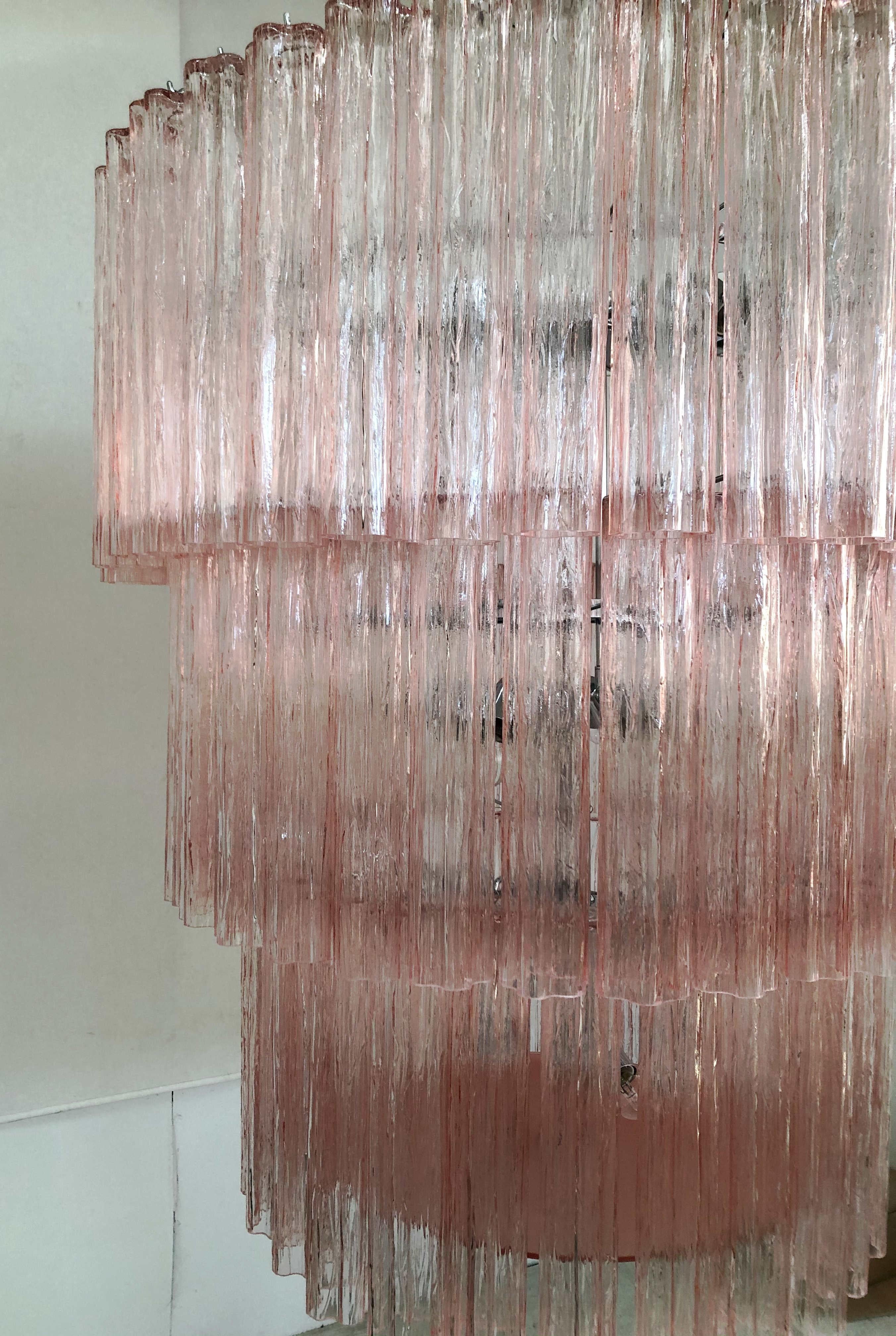 Italiano Lampadario Tronchi rosa di Fabio Ltd in vendita