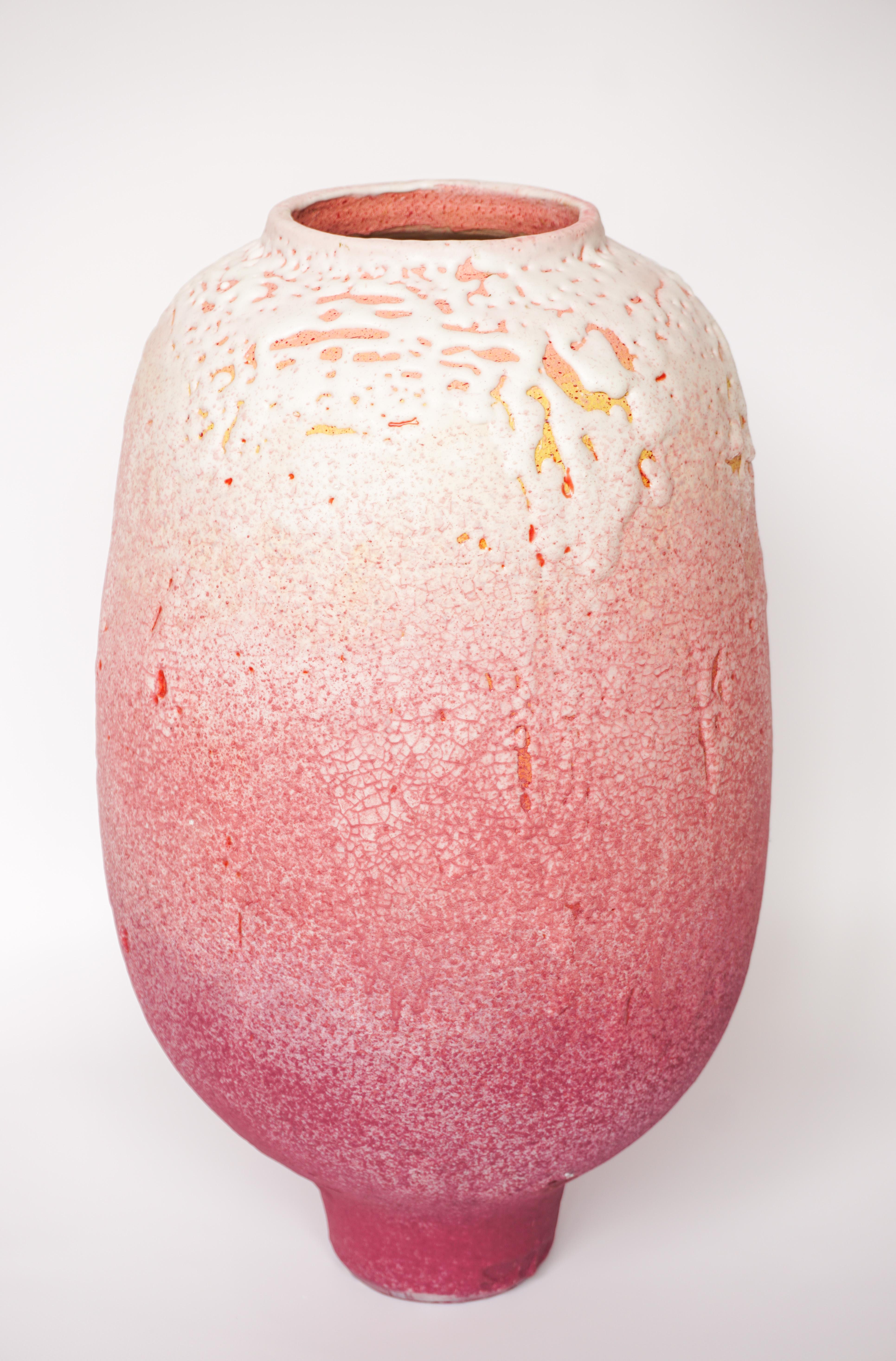 Pink Twins Vase I by Arina Antonova In New Condition For Sale In Geneve, CH