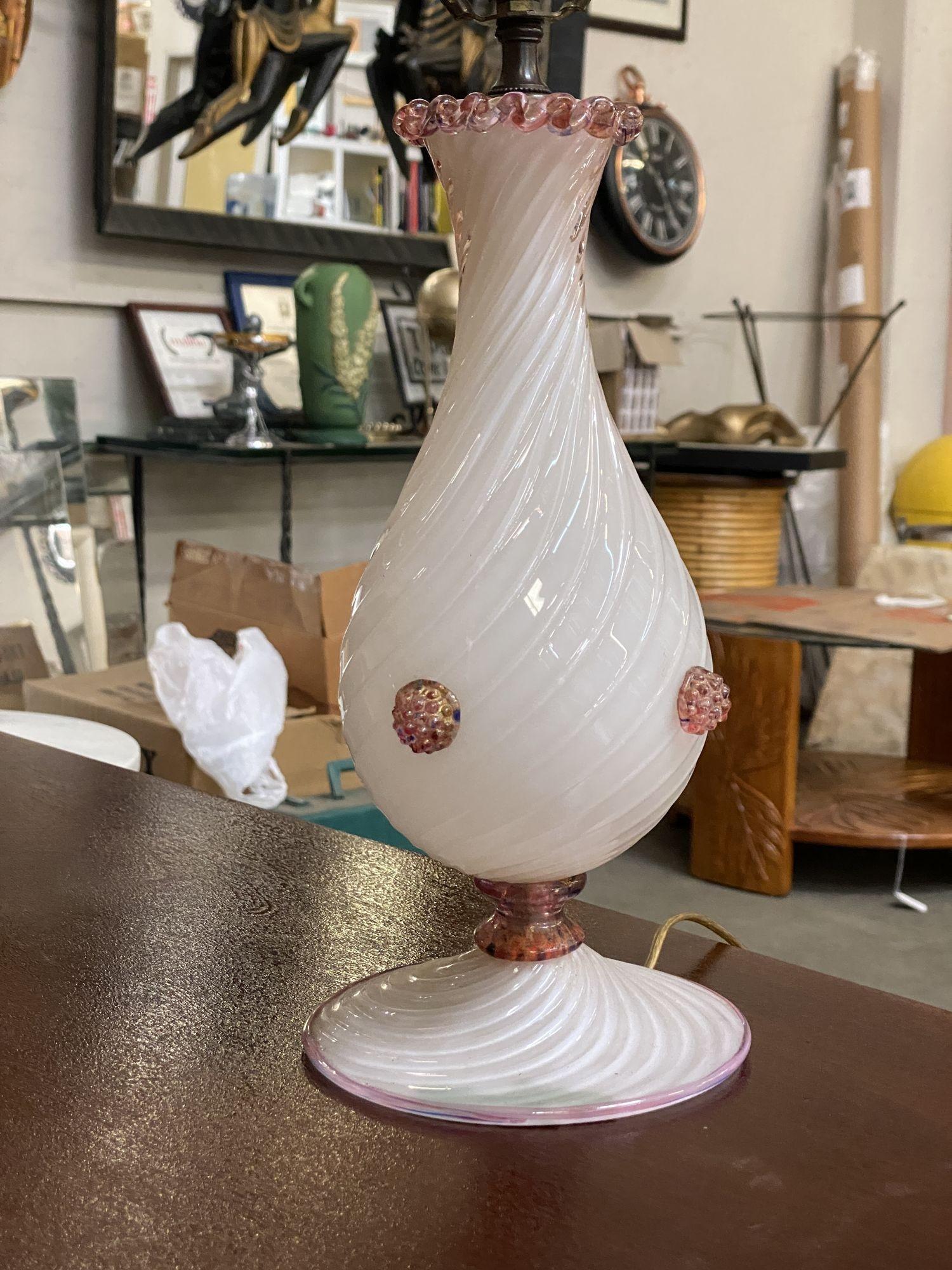 Italian Pink Twist Barovier Murano Art Glass Table Lamp For Sale