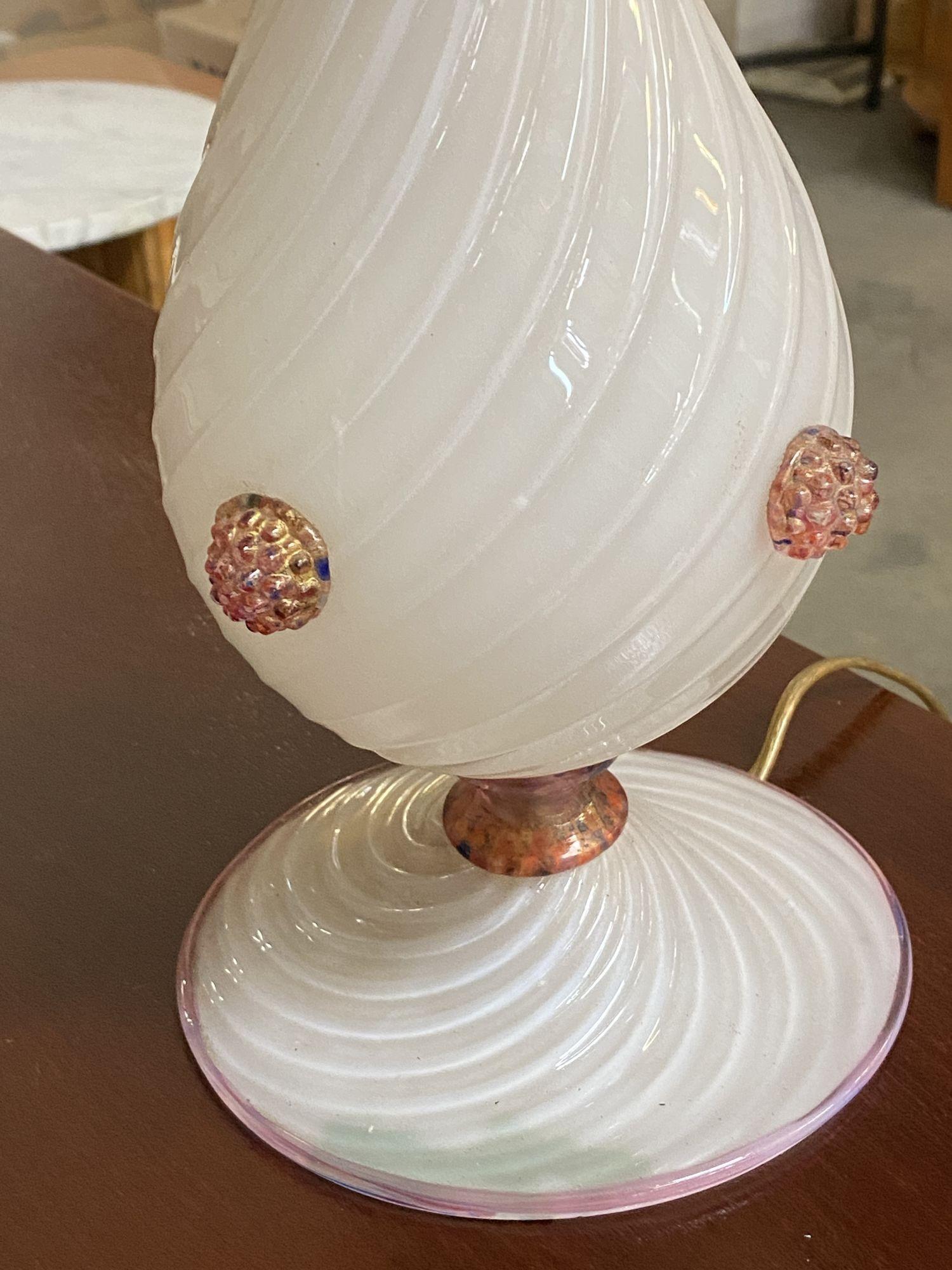 Pink Twist Barovier Murano Art Glass Table Lamp In Excellent Condition For Sale In Van Nuys, CA