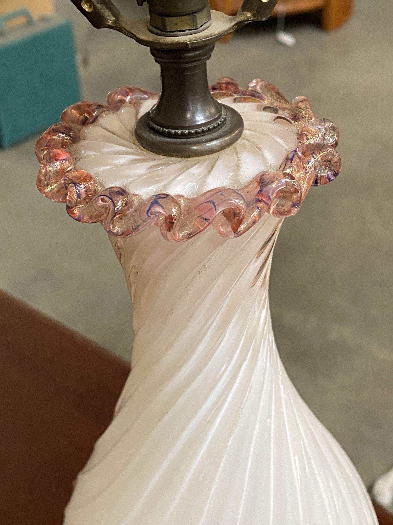 Mid-20th Century Pink Twist Barovier Murano Art Glass Table Lamp For Sale