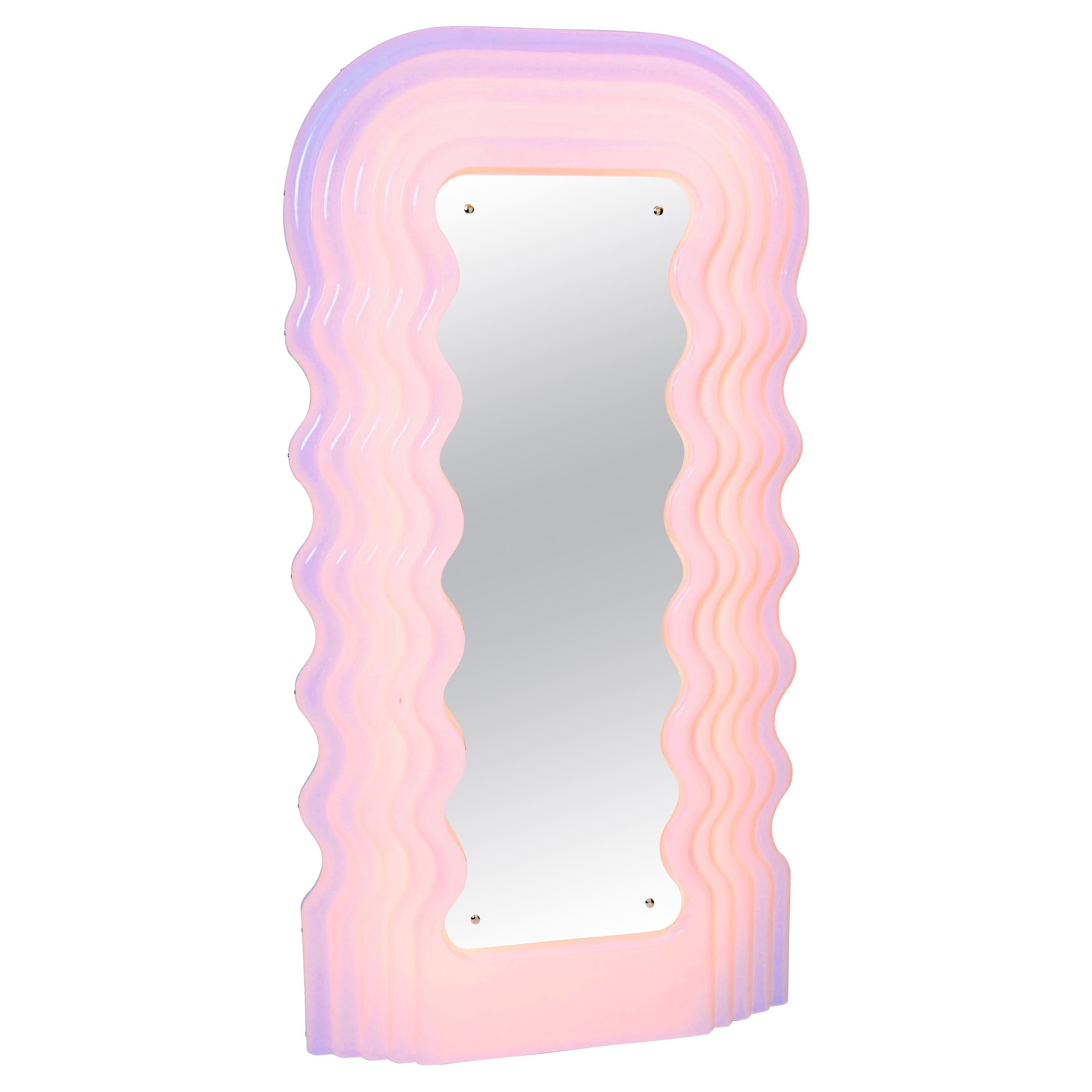 Espejo rosa "Ultrafragola" Diseñado por Ettore Sottsass para Poltronova, Italia