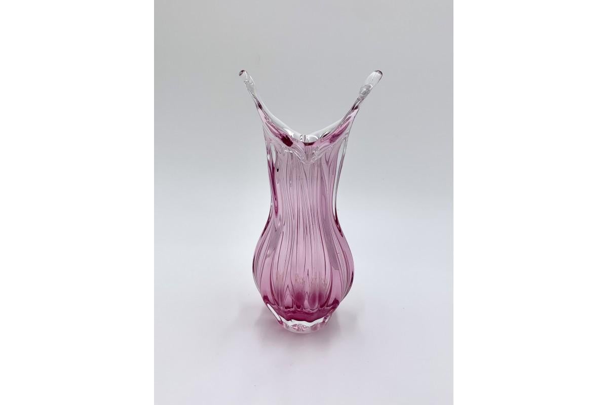 Mid-20th Century Pink Vase, Designed by J. Hospodka, Chribska, Czechoslovakia, 1960s
