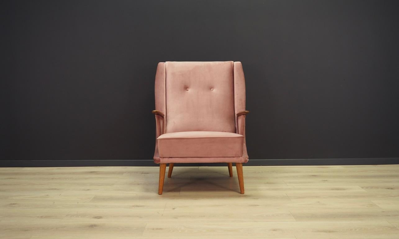 Brilliant armchair from the 1960s-1970s. Scandinavian design - Minimalist form. New upholstery made of pink velour, teak armrests. Maintained in good condition (minor scratches on the wood) - directly to use.

Dimensions: height 95 cm width 70 cm