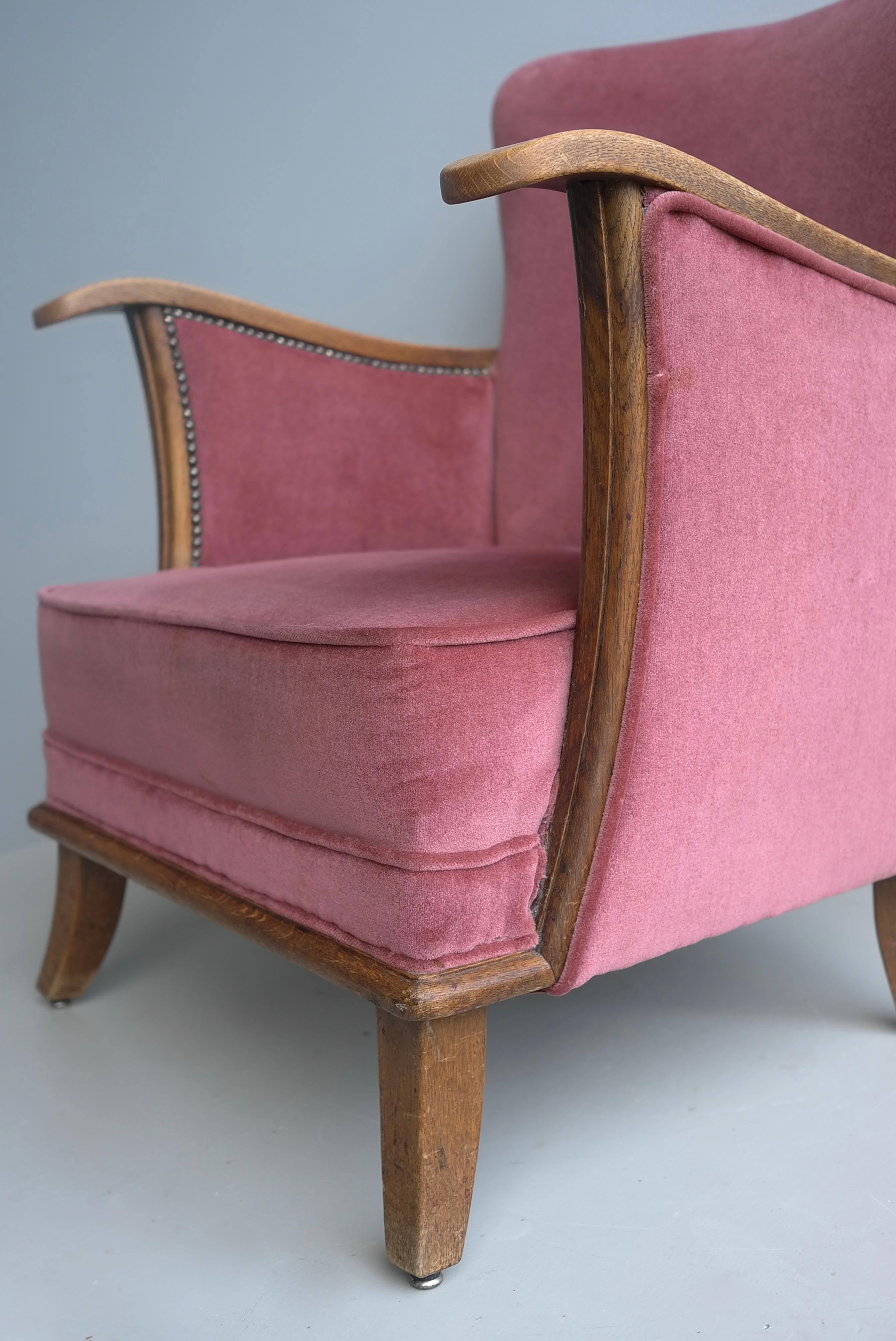 Pink Velvet and Oak Art Deco Lounge Chair, The Netherlands 1930's For Sale 4