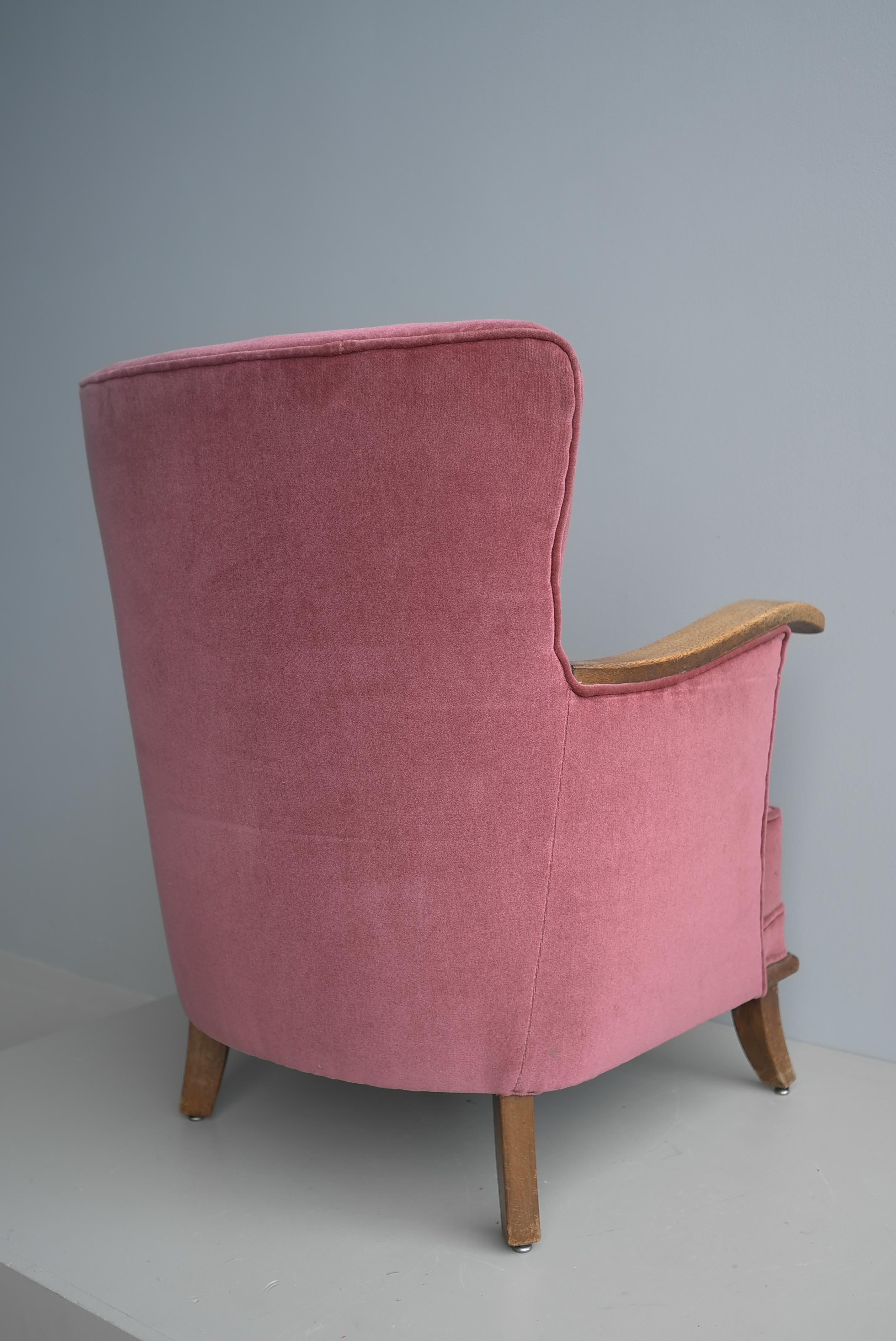 Pink Velvet and Oak Art Deco Lounge Chair, The Netherlands 1930's For Sale 7