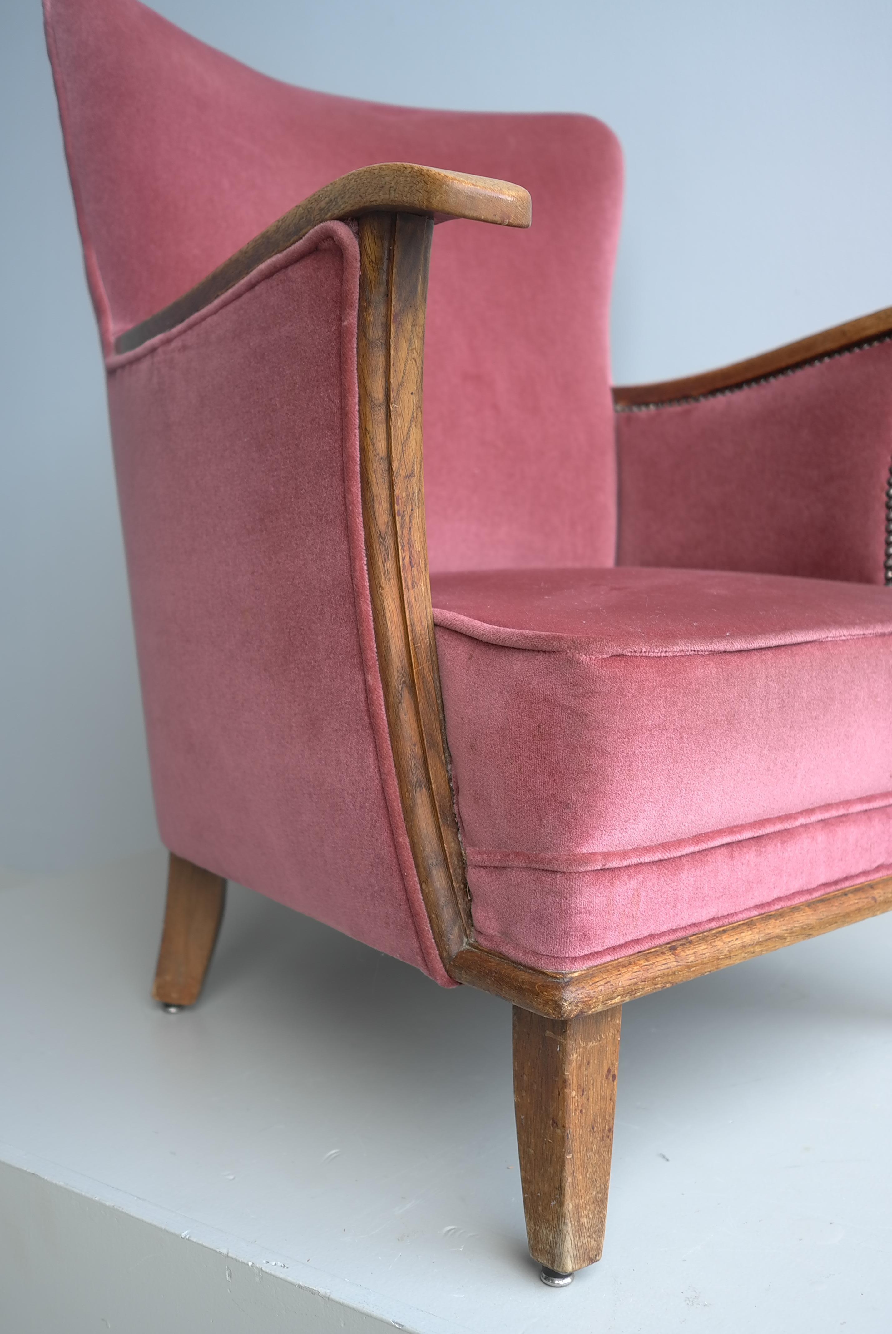 Pink Velvet and Oak Art Deco Lounge Chair, The Netherlands 1930's For Sale 3