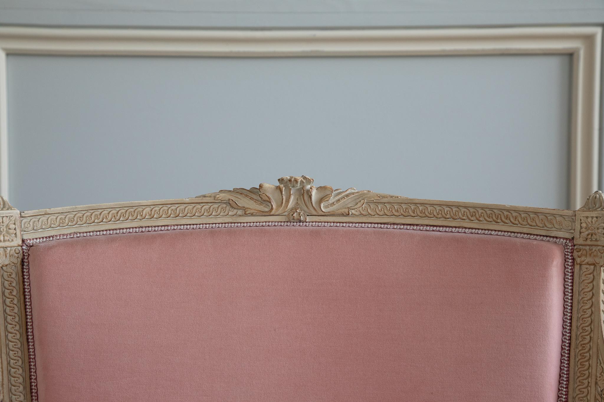 Pink Velvet Transition Louis XV-Louis XVI Style Marquise 6