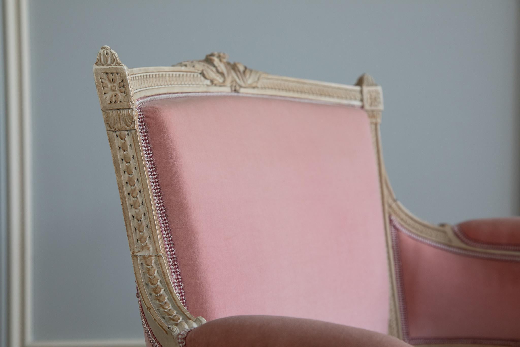 Pink Velvet Transition Louis XV-Louis XVI Style Marquise 8