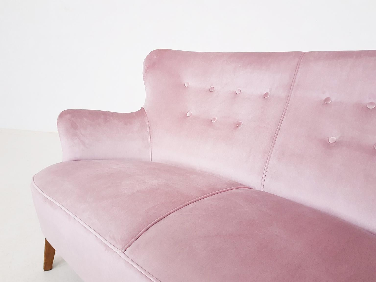Pink Velvet Two Seat Sofa by Theo Ruth for Artifort, Dutch Modern Design 1950s 1