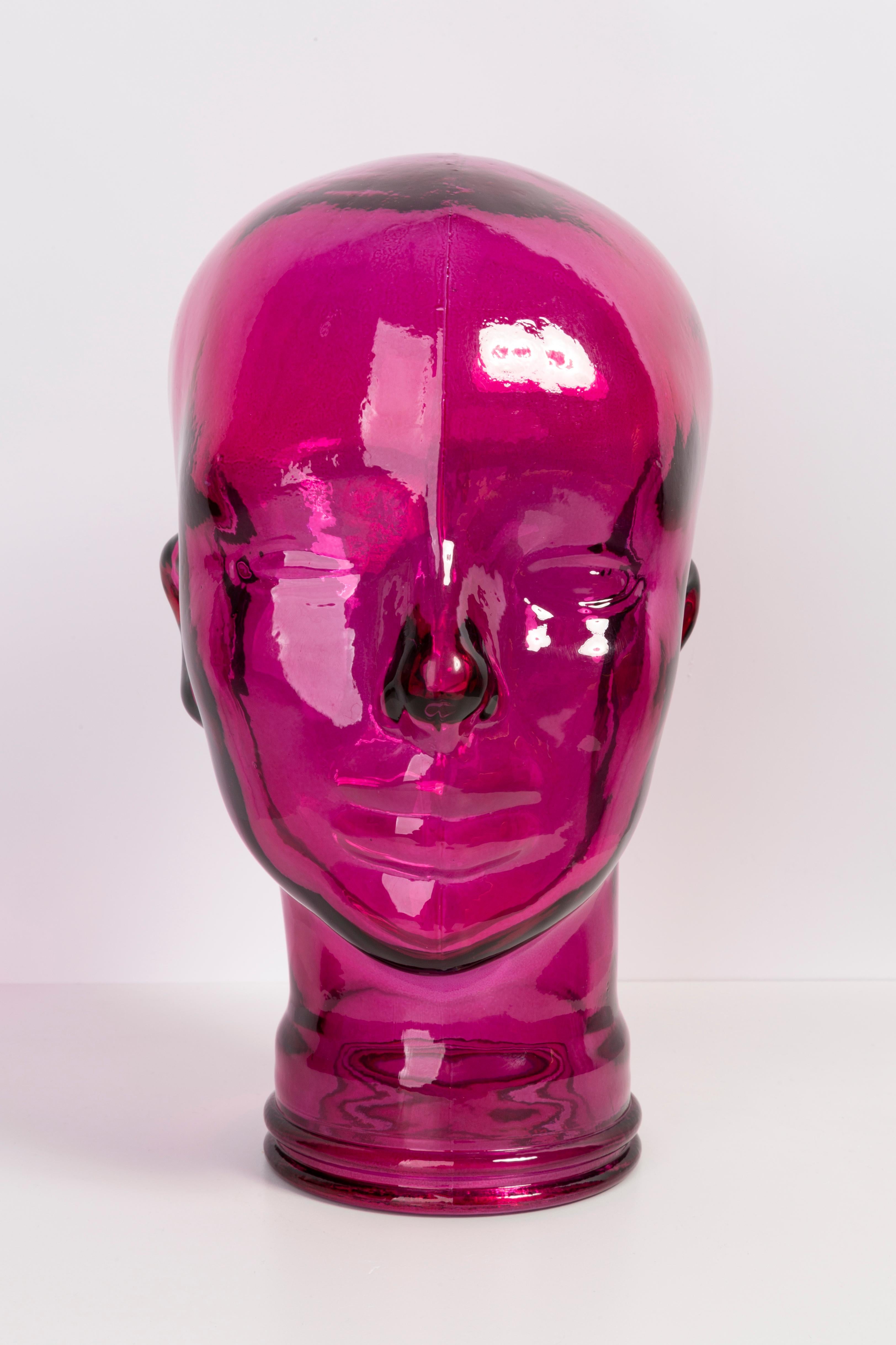 Life-size glass head in a unique lilac color. Produced in a German steelworks in the 1970s. Perfect condition. A perfect addition to the interior, photo prop, display or headphone stand.