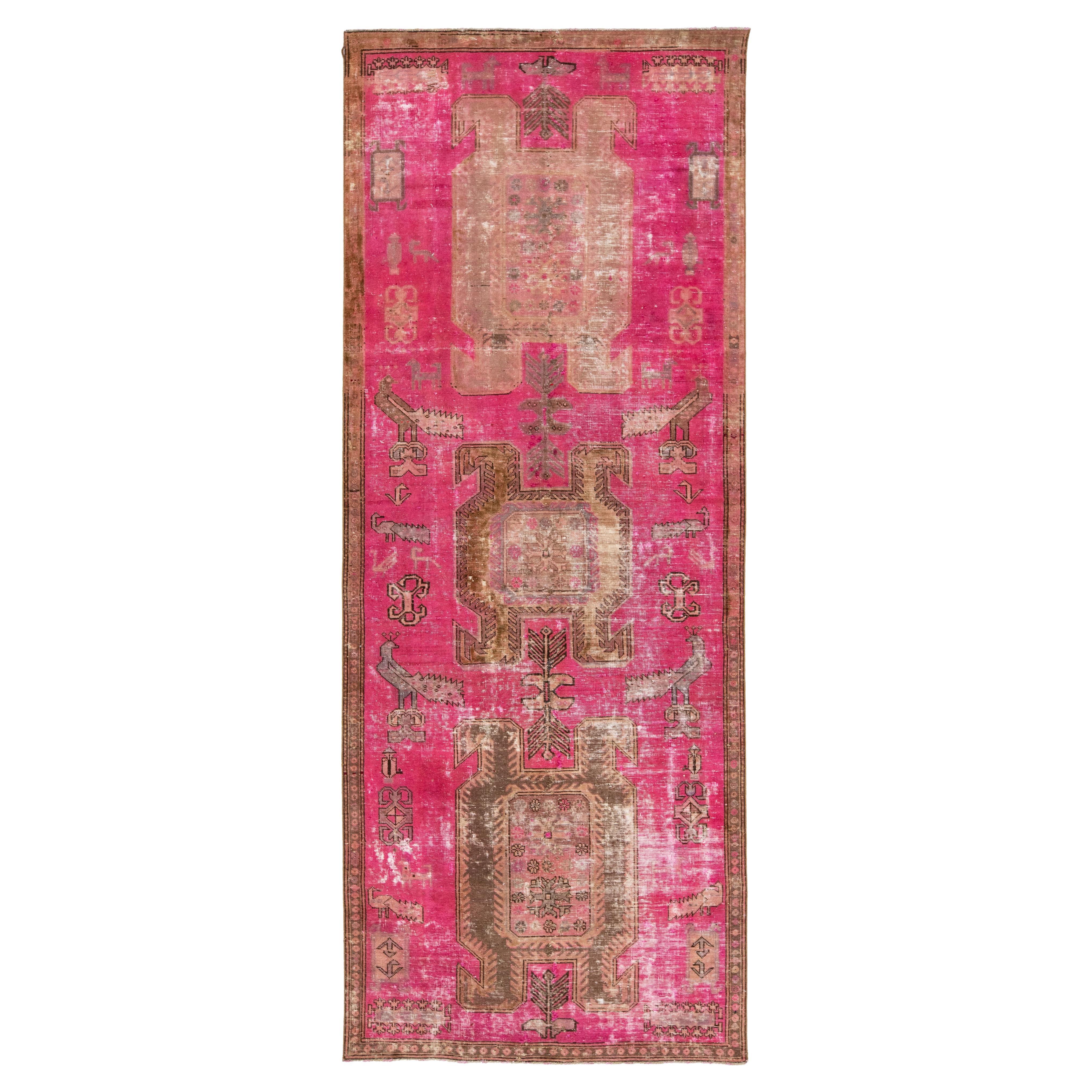 Vintage Distressed Persischer Wollteppich im Vintage-Stil mit Stammesmuster in Rosa