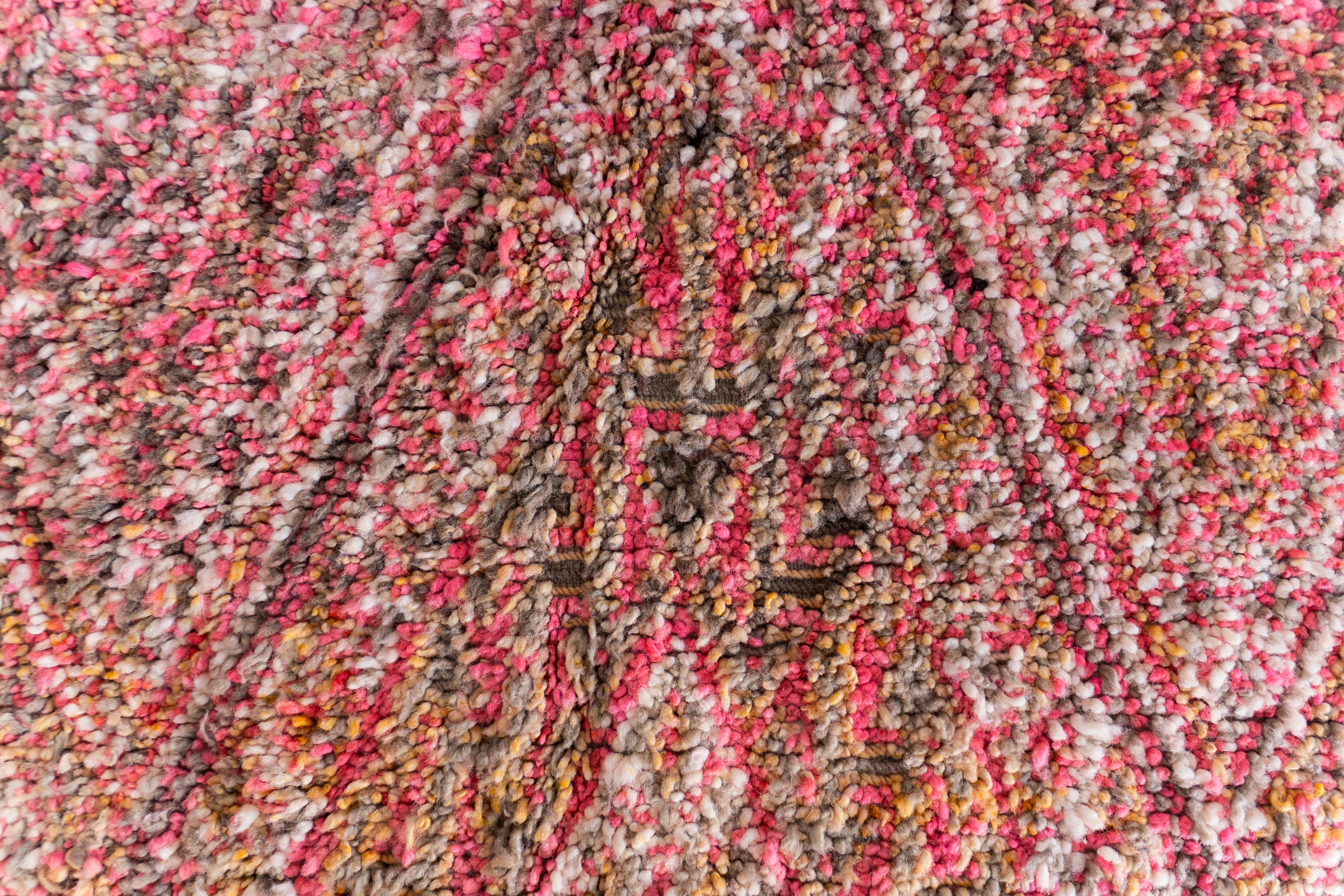 Noué à la main Tapis marocain rose vintage des années 70  100% laine 7,2x12,5 Ft 220x380 Cm en vente