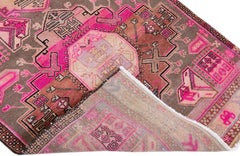 Persischer Malayer-Läufer aus Wolle mit Stammesmuster in Rosa, handgefertigt