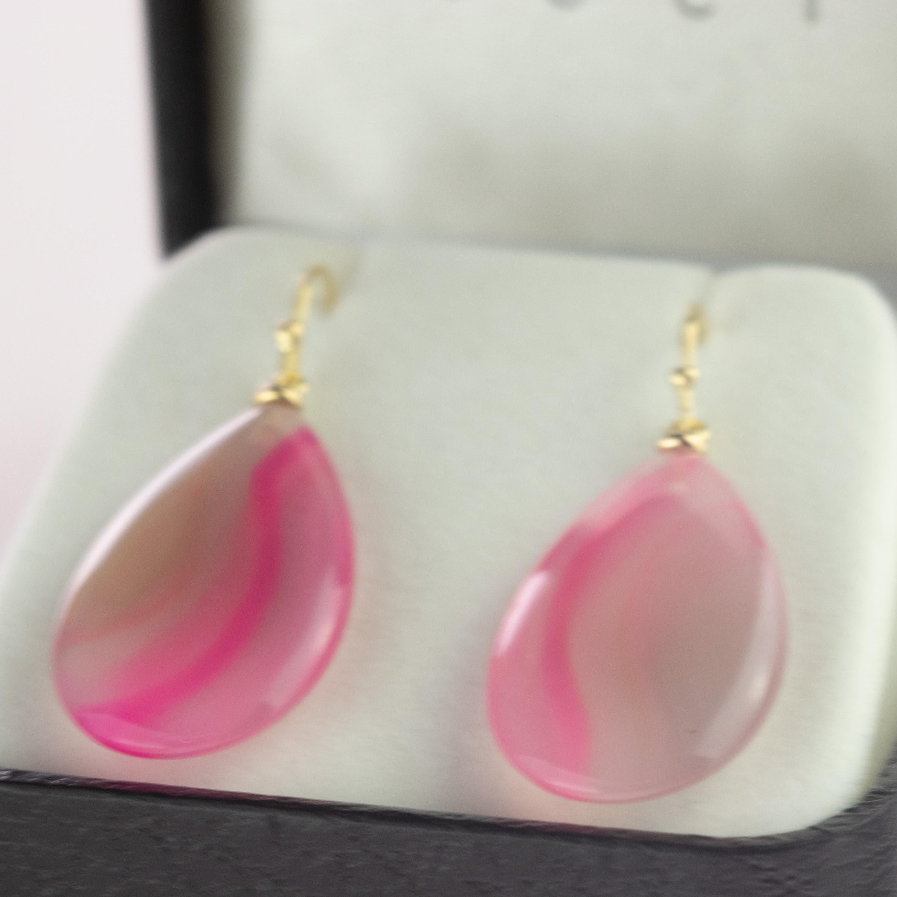 Mixed Cut Pink White Agate 18 Karat Yellow Gold Briolette Tear Drop Long Cocktail Earrings For Sale