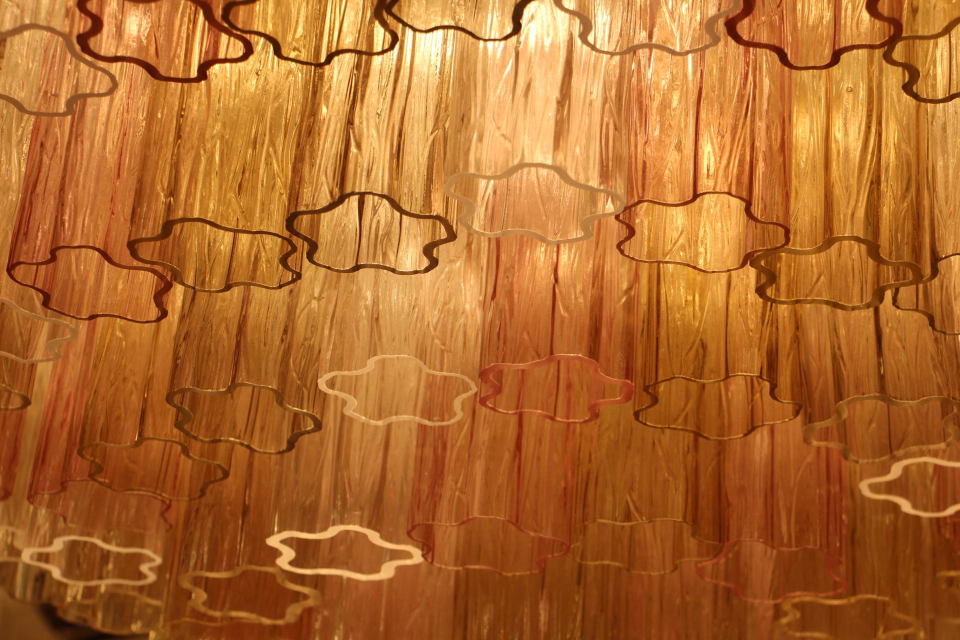 Lustre rond Tronchi de style Venini en verre de Murano de couleur rose, blanche et ambre 1