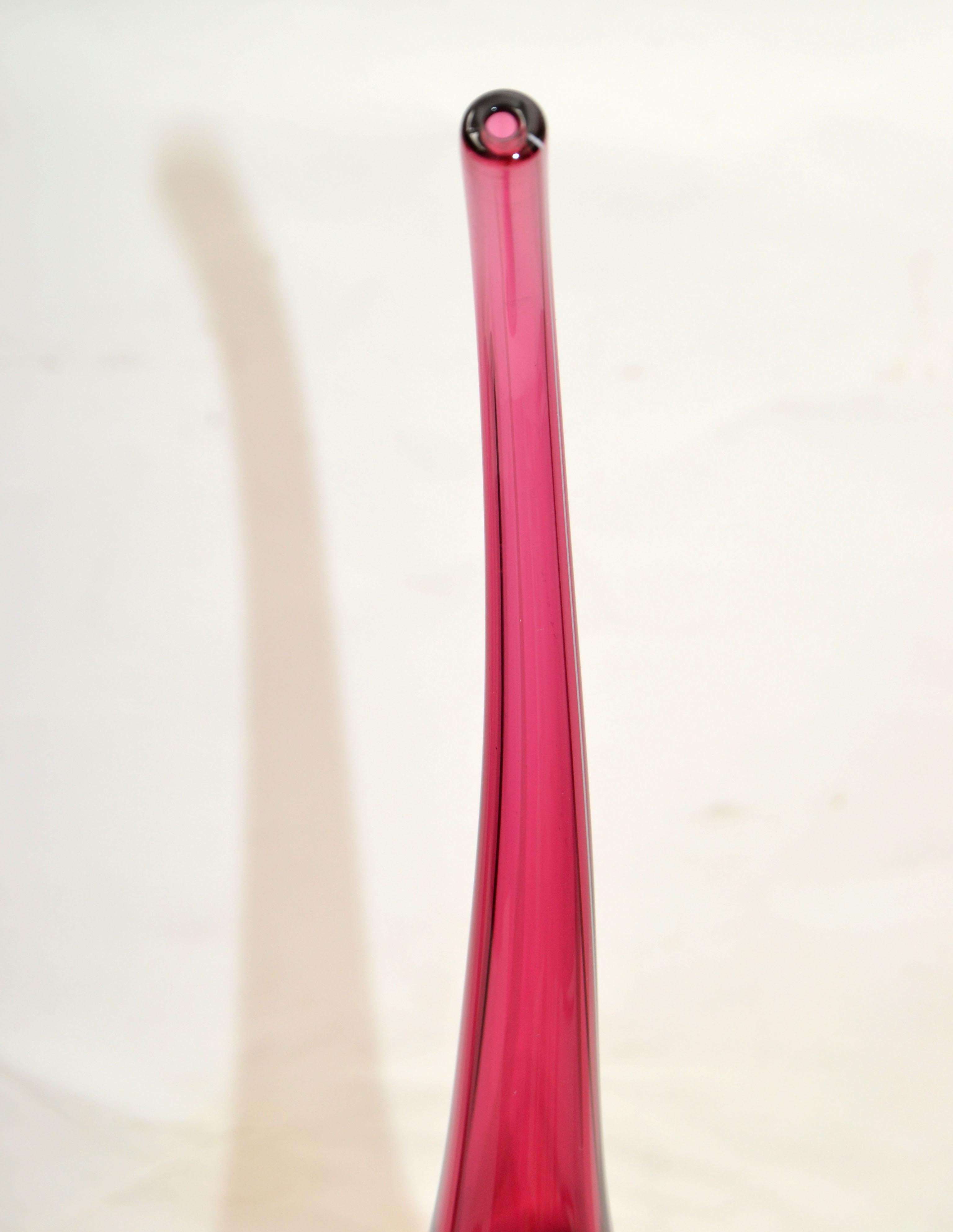 Pink & White Blown Murano Art Glass Bud Flower Vase, Italy Mid-Century Modern For Sale 1
