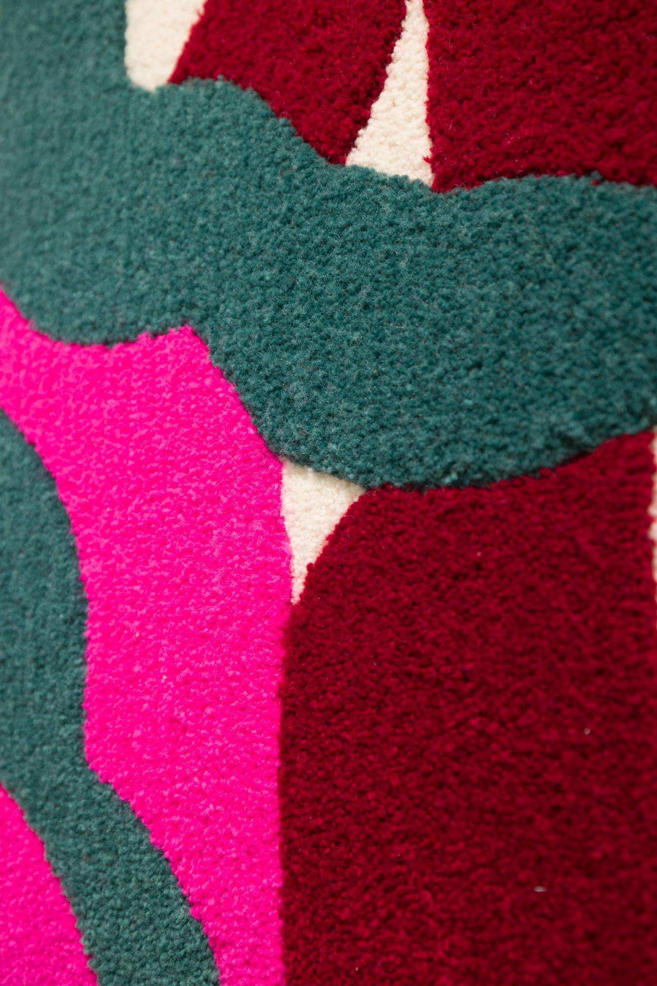 Abstrakter Wandteppich in Rosa, Weiß, Weiß und Grün, getuftete neuseeländische Wolle (Moderne) im Angebot