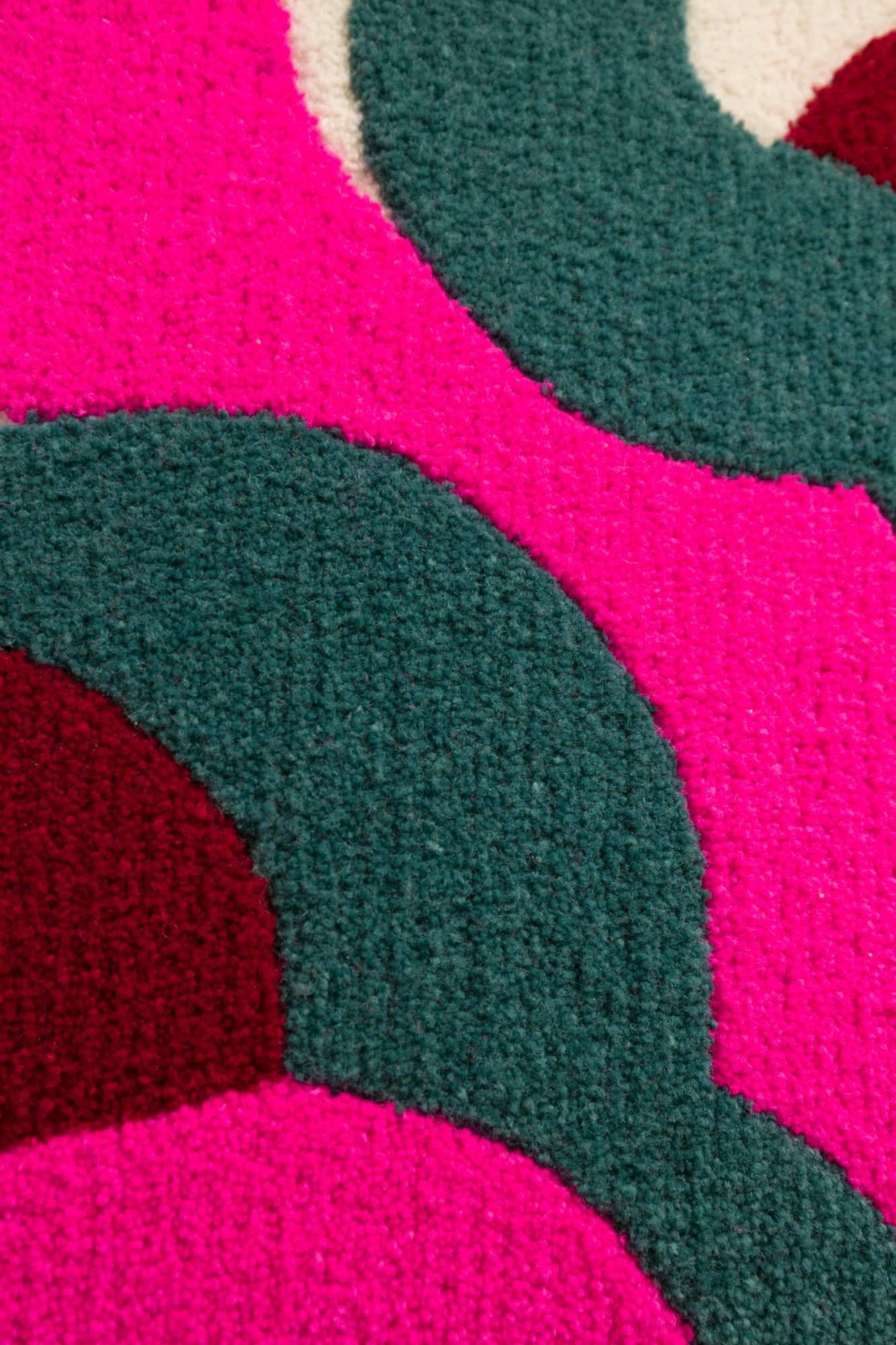 Américain Tapisserie abstraite rose, blanche et verte, laine de Nouvelle-Zélande touffue en vente