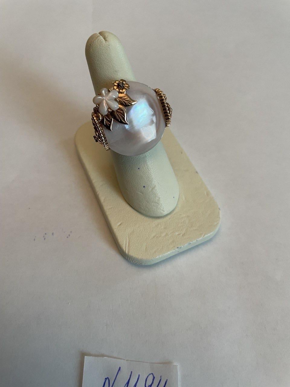 Pink White Mother of Pearl Floral Flower Nature Leaf Inspired 14K Rose Gold Ring For Sale 7
