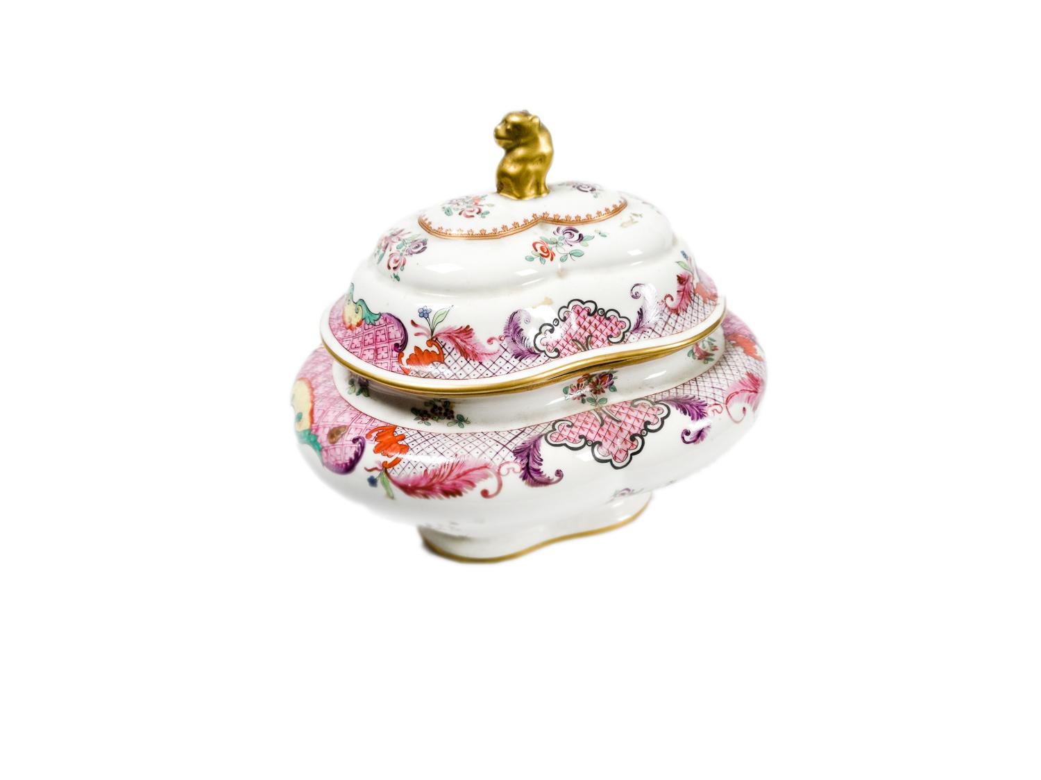 Terrine Edme Samson aus rosa-weißem Porzellan, 19. Jahrhundert im Angebot 1