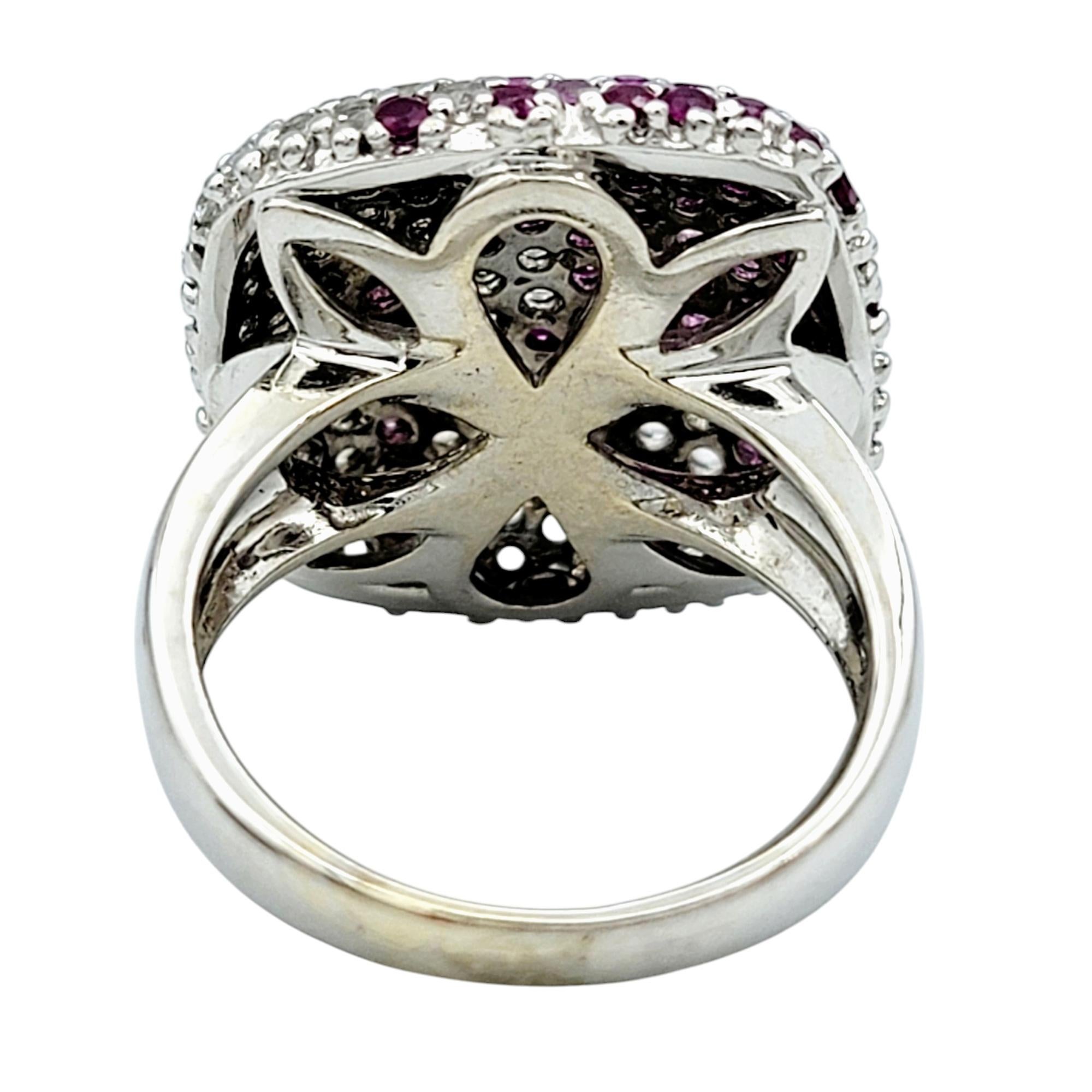 Rosa & Weißer Saphir Pavé Gradient Cocktail Ring mit Rubinen in 14 Karat Gold Damen im Angebot