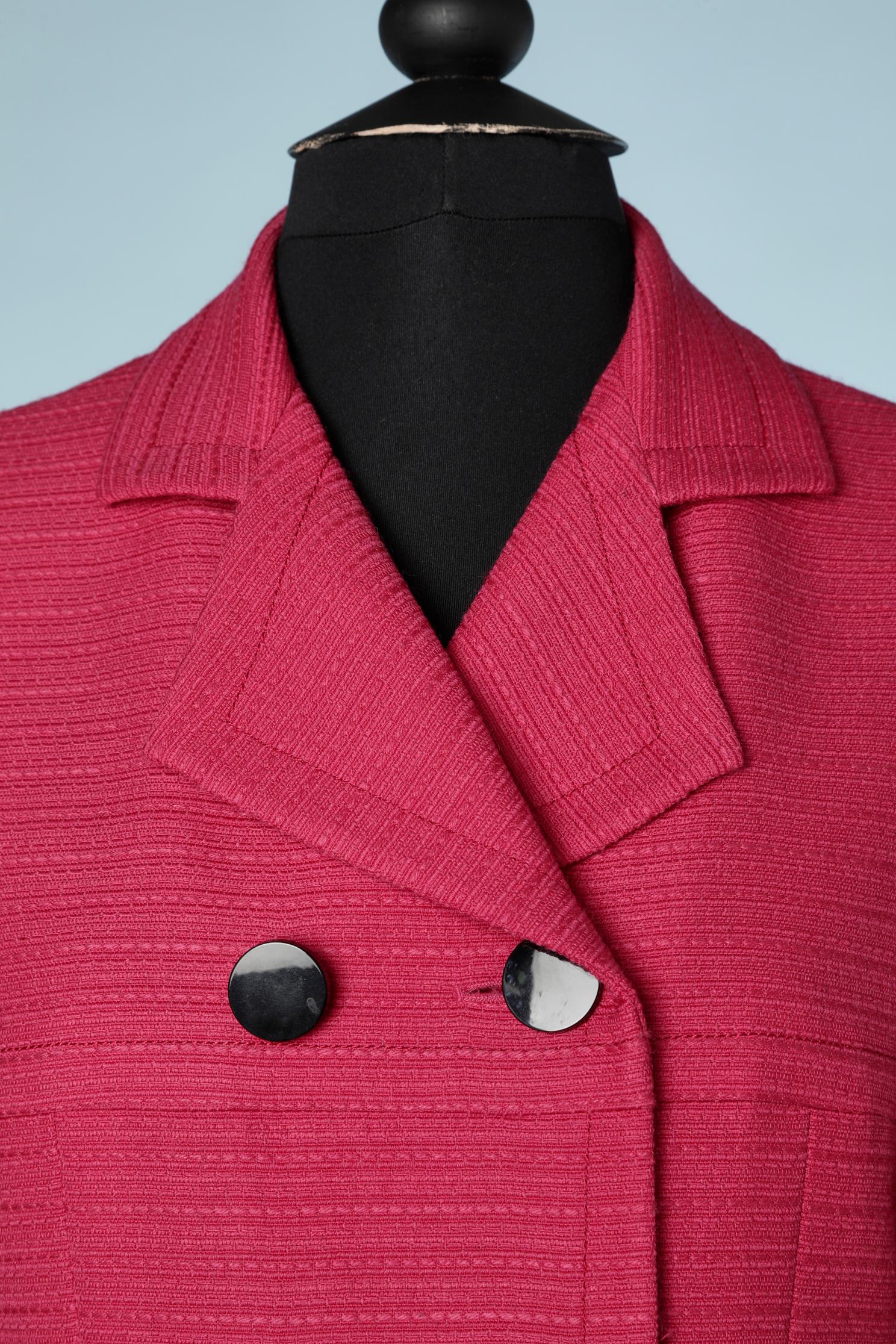Pink wool and black buttons skirt-suit.
SIZE 38 (M) 