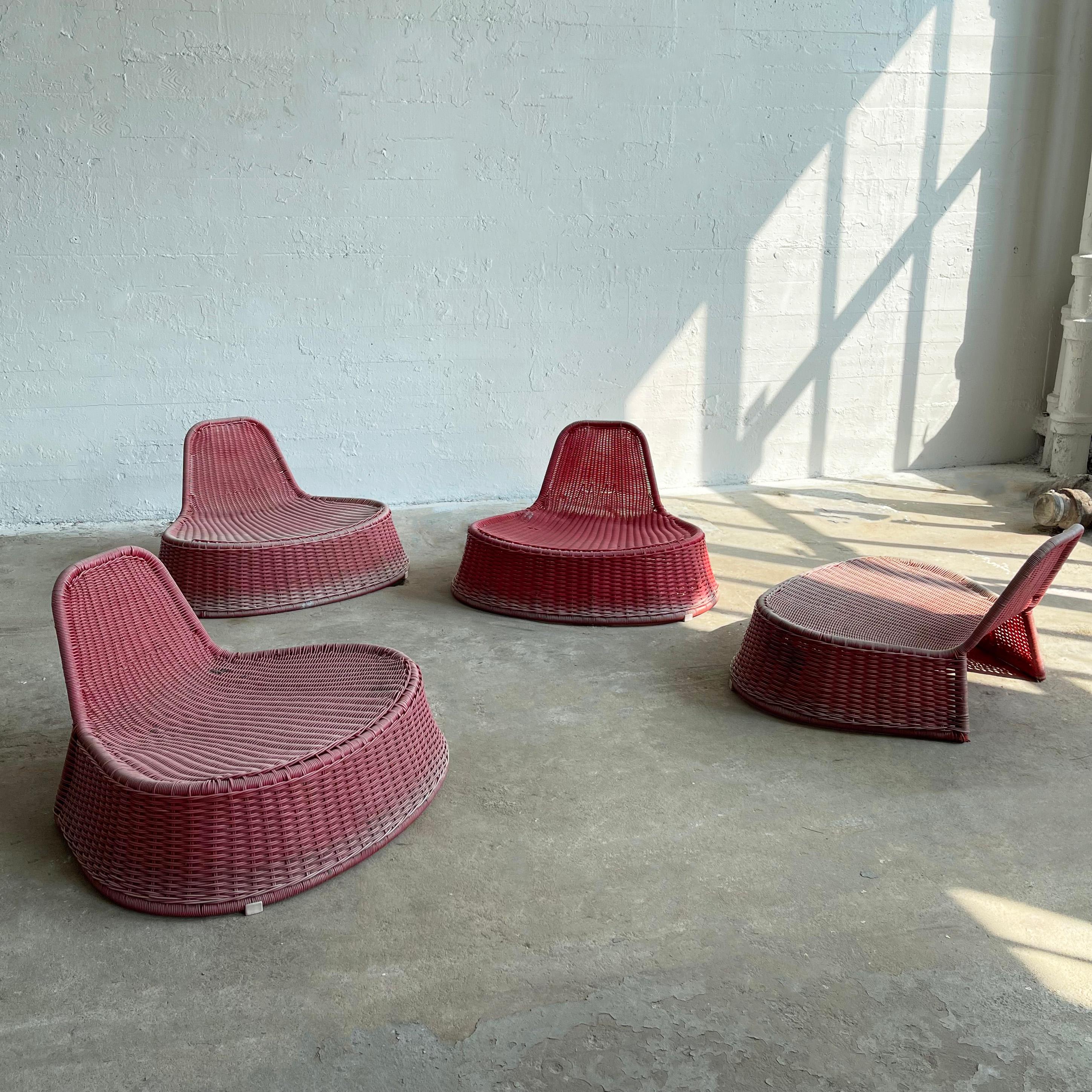 Rosa gewebte Lounge-Stühle für draußen von Monika Mulder für Ikea im Angebot 1