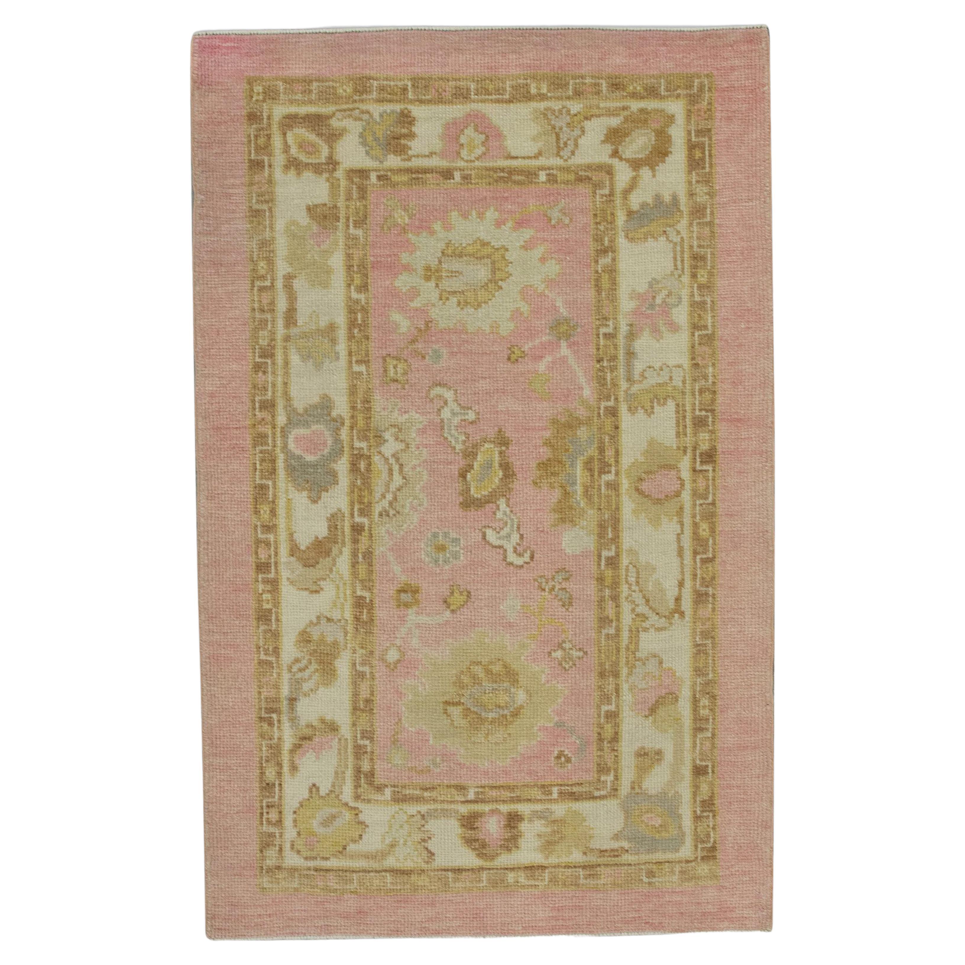 Alfombra turca Oushak de lana tejida a mano con diseño floral rosa y amarillo 3' x 4'6