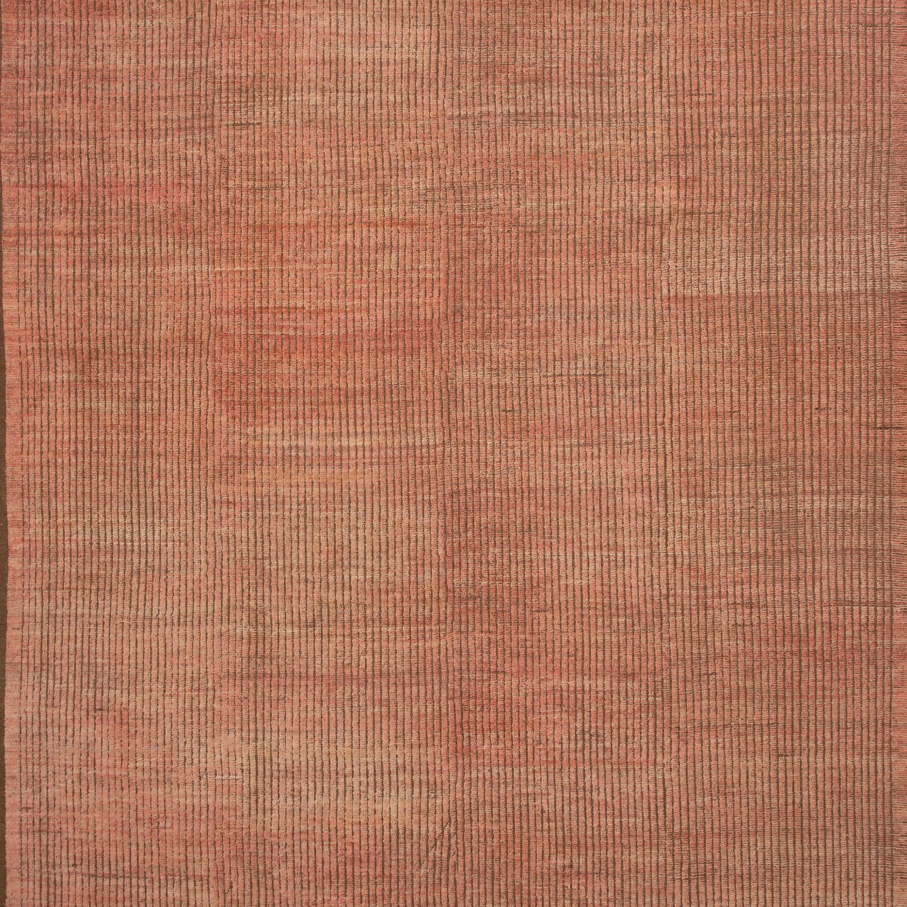 Inspiriert von den erdenden Grundlagen der natürlichen Farben der Erde und reinen MATERIALEN, zeigt dieser Pink Zameen Modern Wool Rug - 12'9