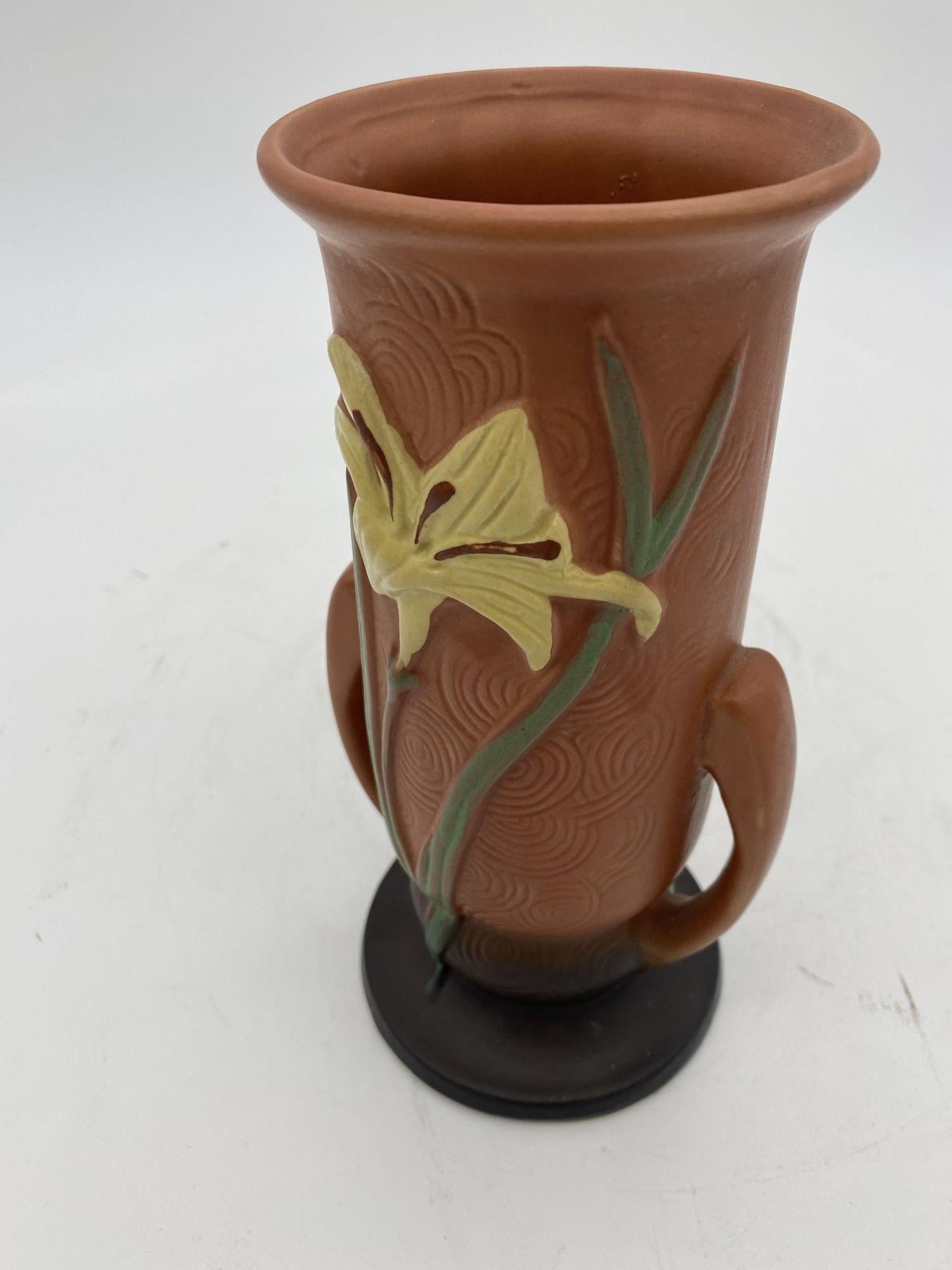 roseville pottery vase