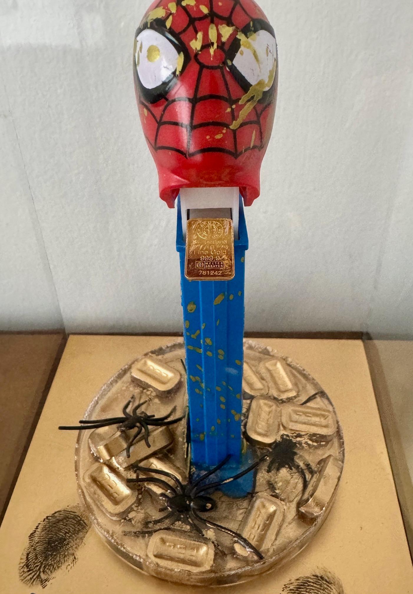 Combien tu Pez? PINKHAS Lingote de Oro Spiderman Pieza Única en venta 2