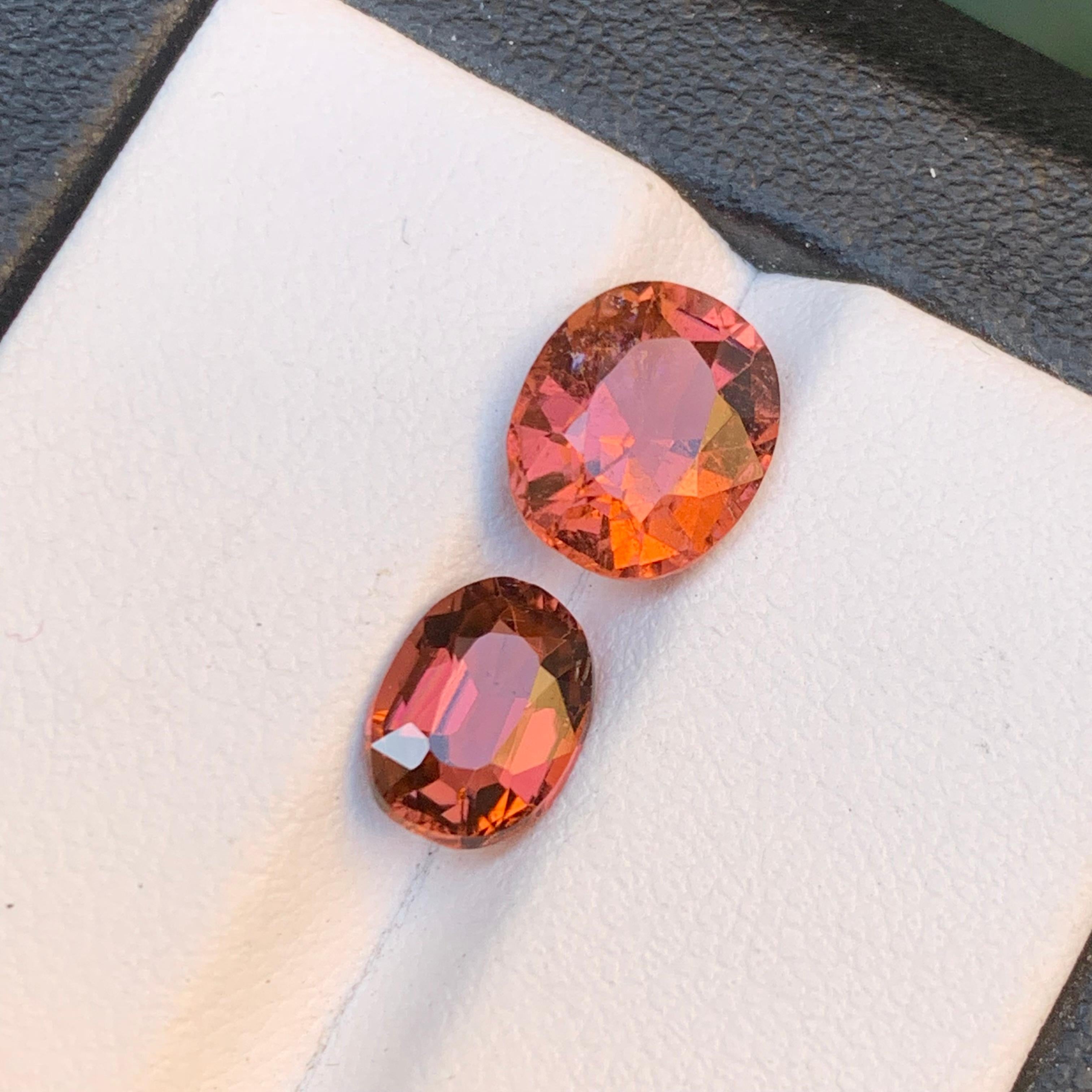 Women's or Men's Pinkish Orange Natural Tourmaline Loose Gemstones 3.60 Ct Antique Oval Cushion For Sale