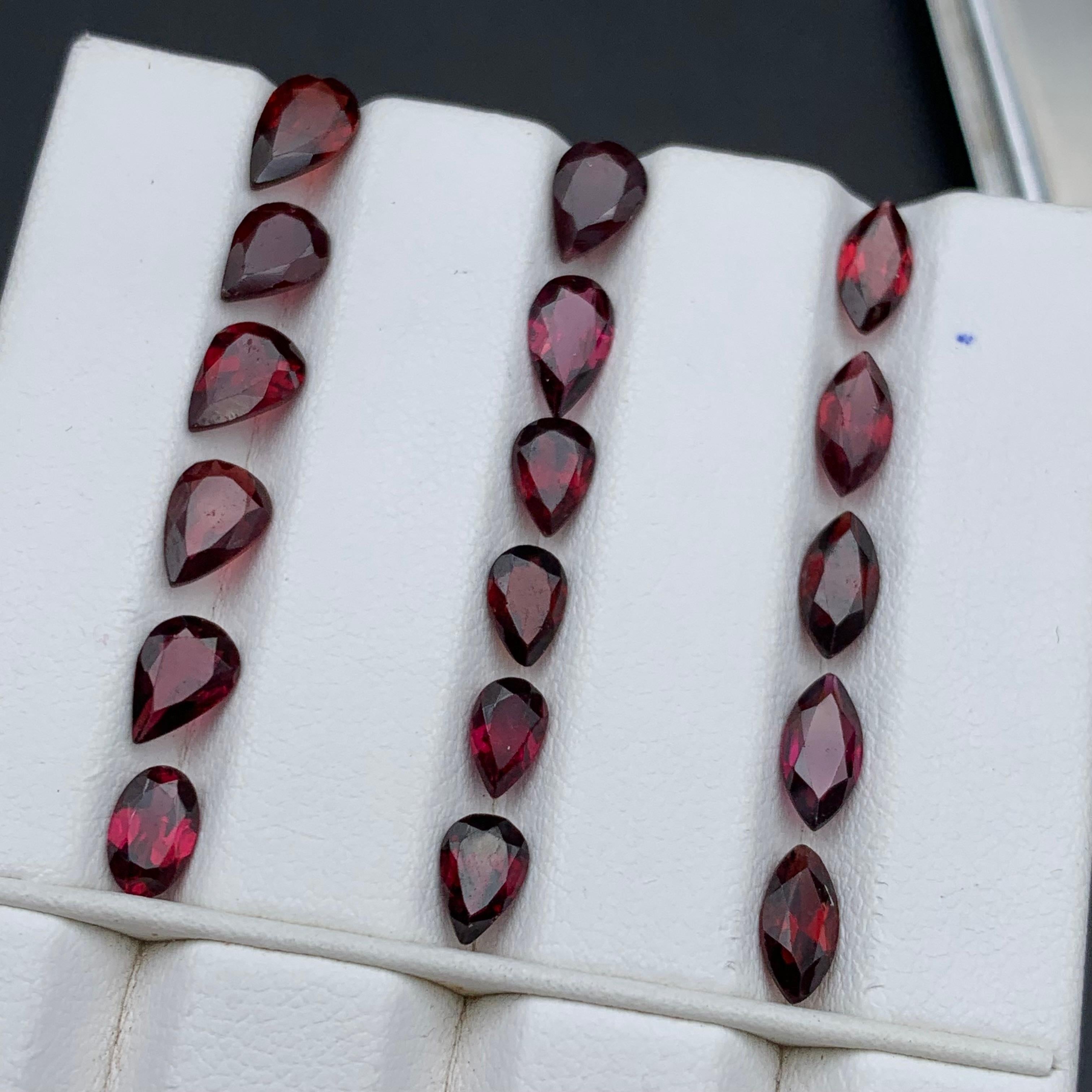 Contemporain Pierres précieuses en rhodolite naturelle rouge rosé taille bijou de 12.85 carats en vente