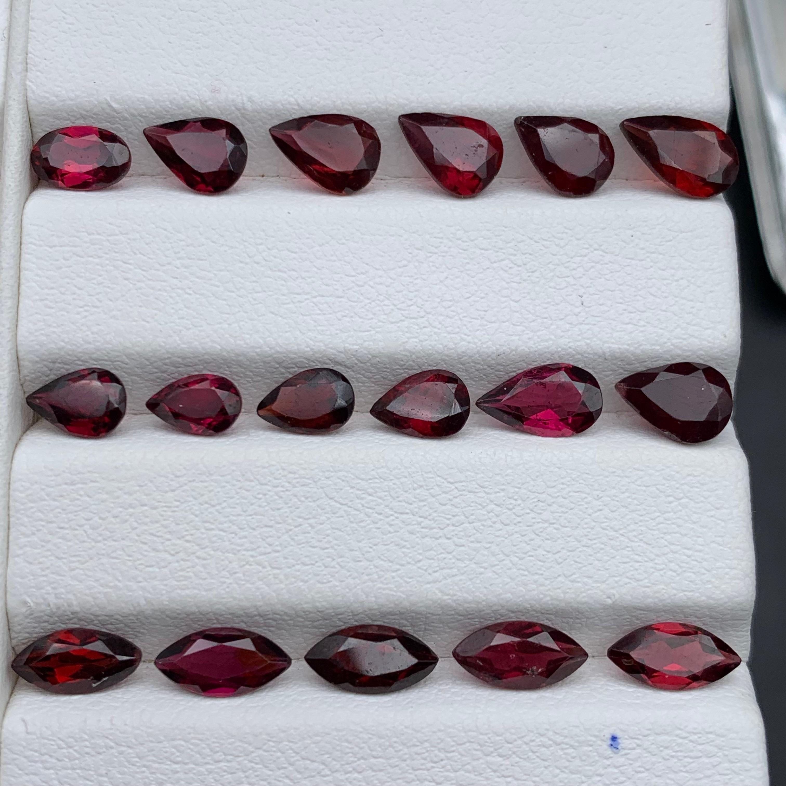 Pierres précieuses en rhodolite naturelle rouge rosé taille bijou de 12.85 carats Neuf - En vente à Peshawar, PK