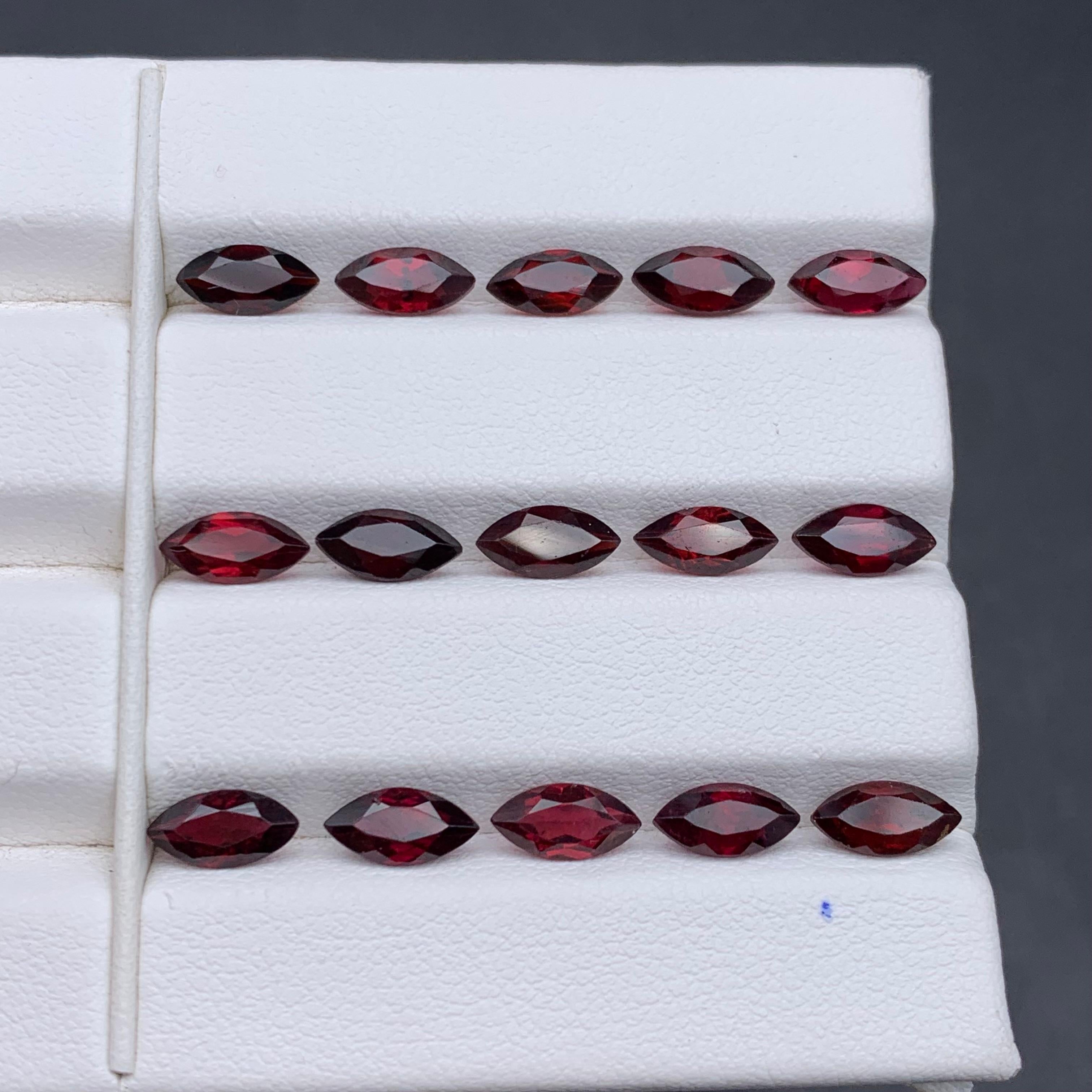 Contemporary Pinkish Red Natural Rhodolite Garnet Jewelry Size Loose Gemstones Lot 13.30 Ct For Sale